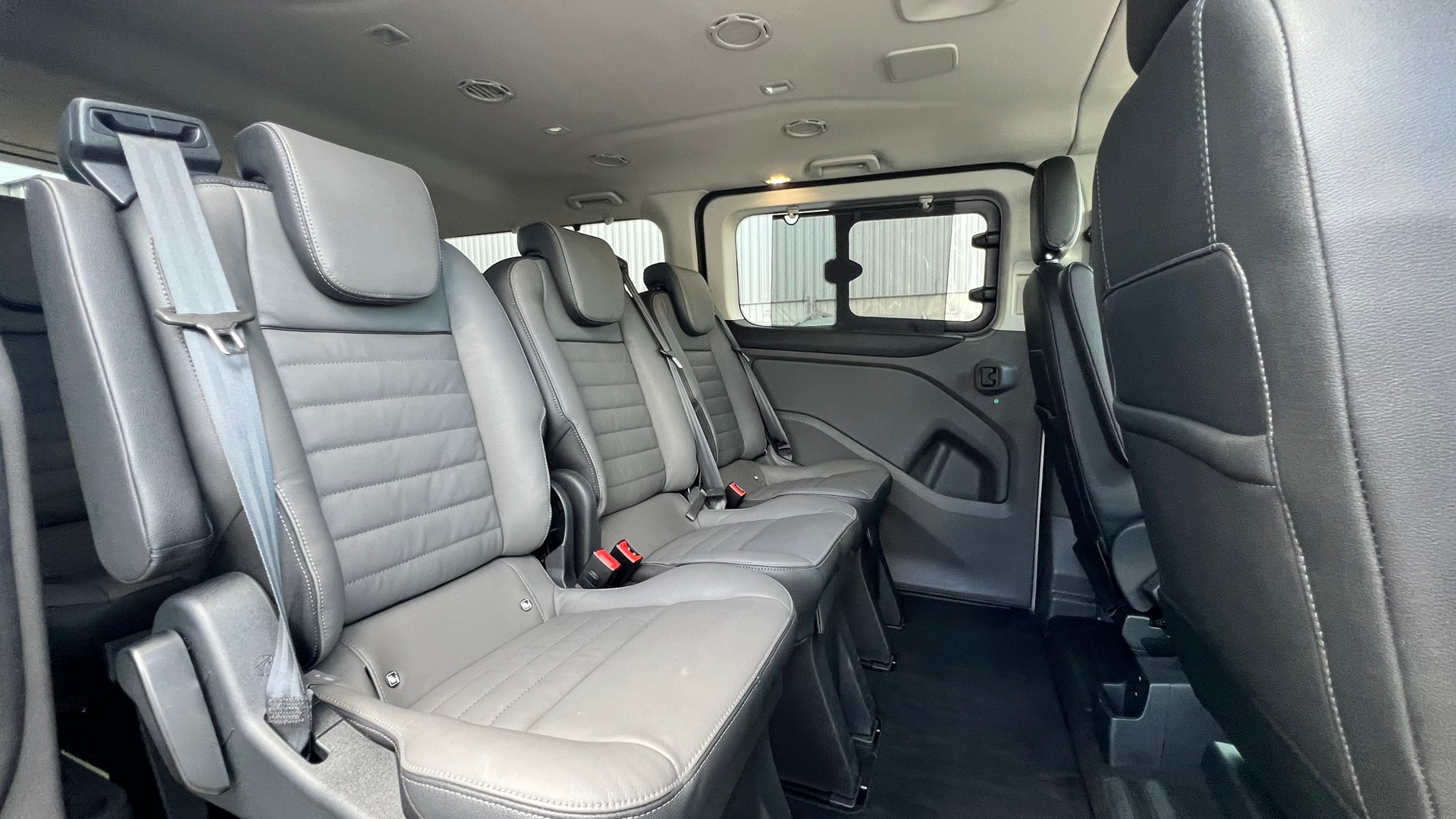 FORD TOURNEO CUSTOM 320 L2H1 TITANIUM X AUTOMAT l 170 PS-image-27