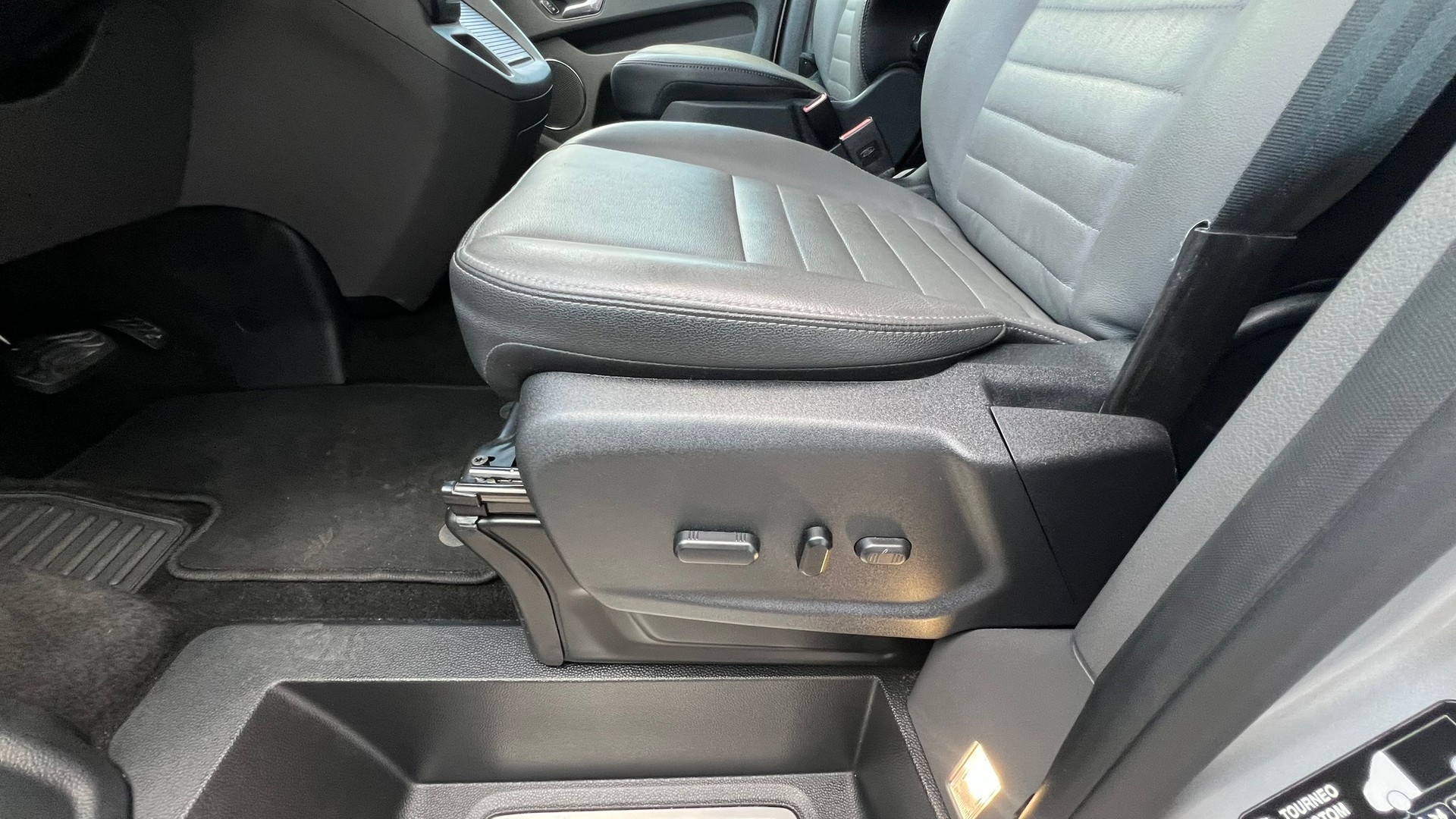 FORD TOURNEO CUSTOM 320 L2H1 TITANIUM X AUTOMAT l 170 PS-image-26