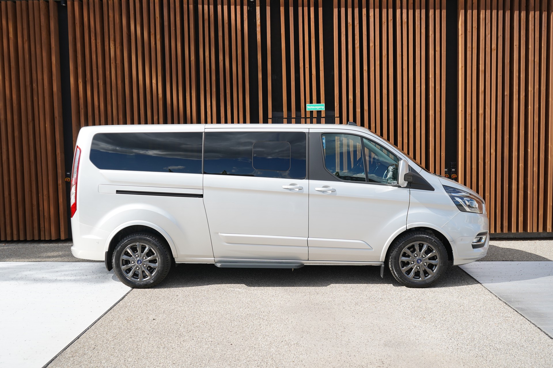 FORD TOURNEO CUSTOM 320 L2H1 TITANIUM X AUTOMAT l 170 PS-showroom-element-2