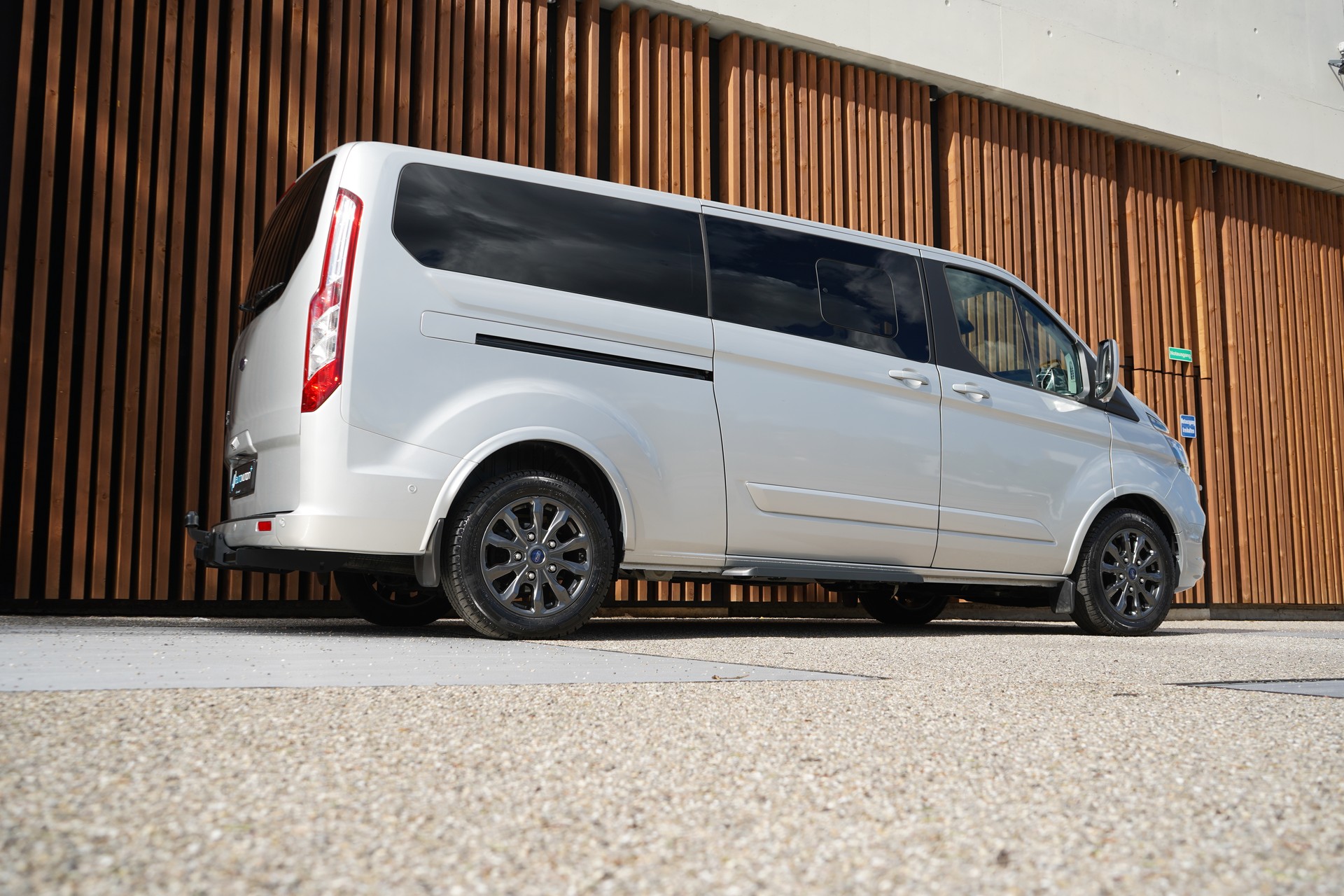 FORD TOURNEO CUSTOM 320 L2H1 TITANIUM X AUTOMAT l 170 PS-image-7