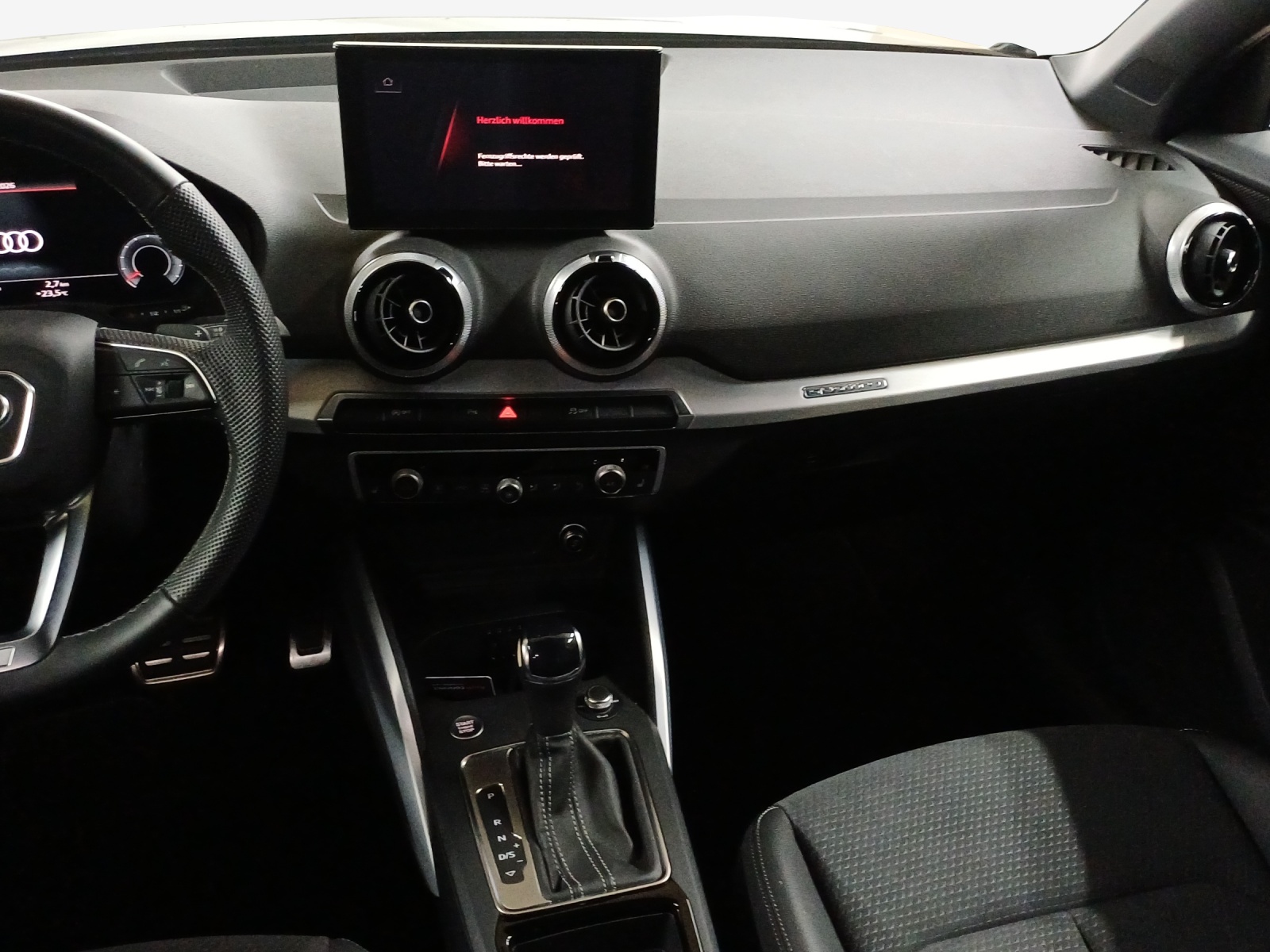AUDI Q2 40 TFSI S line quattro S-tronic-image-10