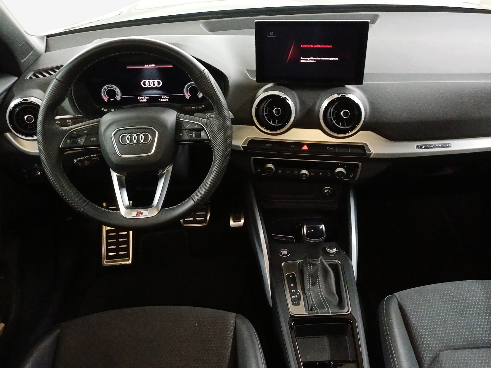 AUDI Q2 40 TFSI S line quattro S-tronic-image-8