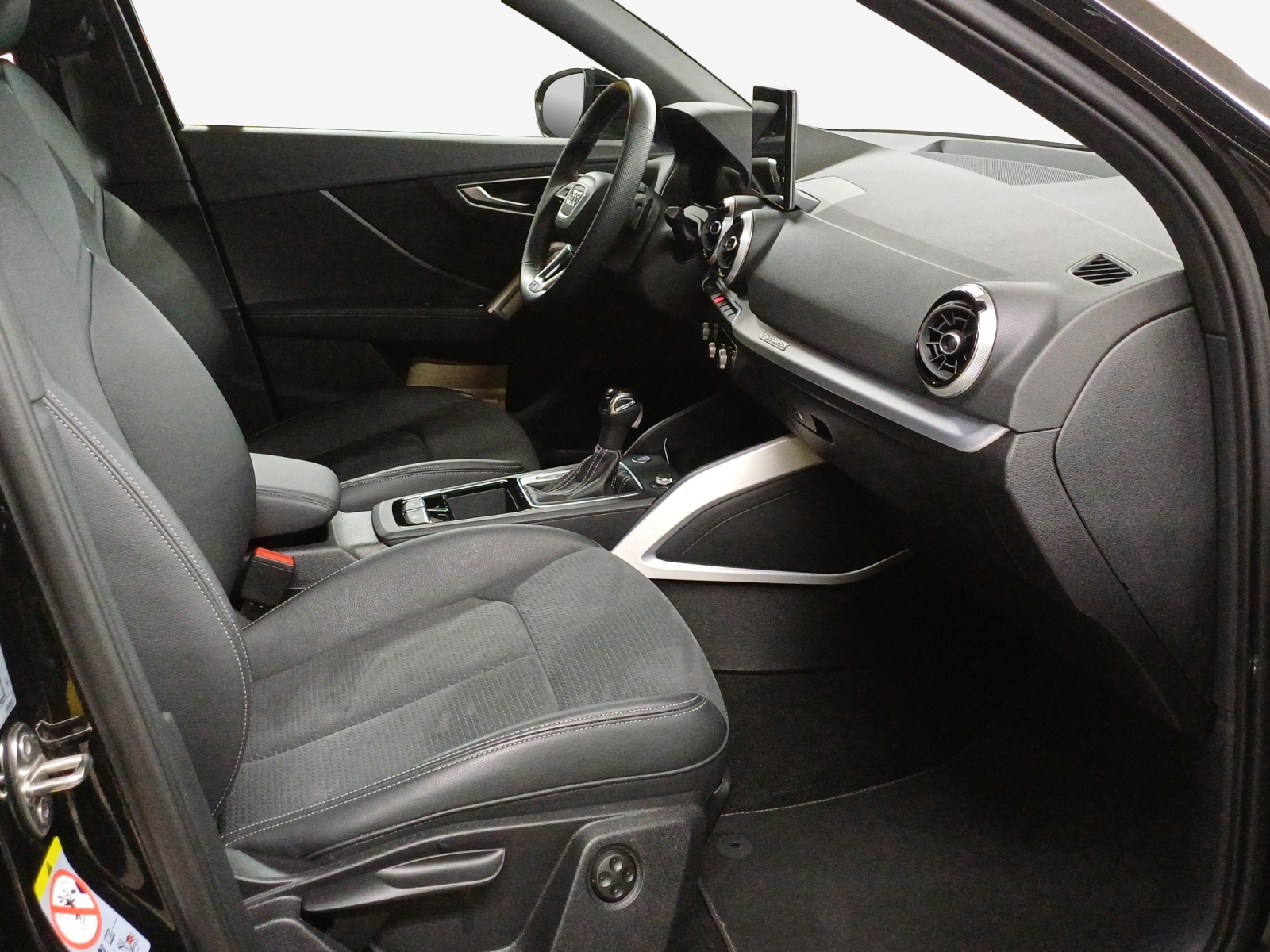 AUDI Q2 40 TFSI S line quattro S-tronic-image-13