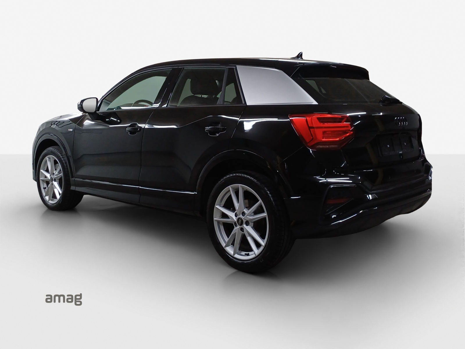 AUDI Q2 40 TFSI S line quattro S-tronic-image-2