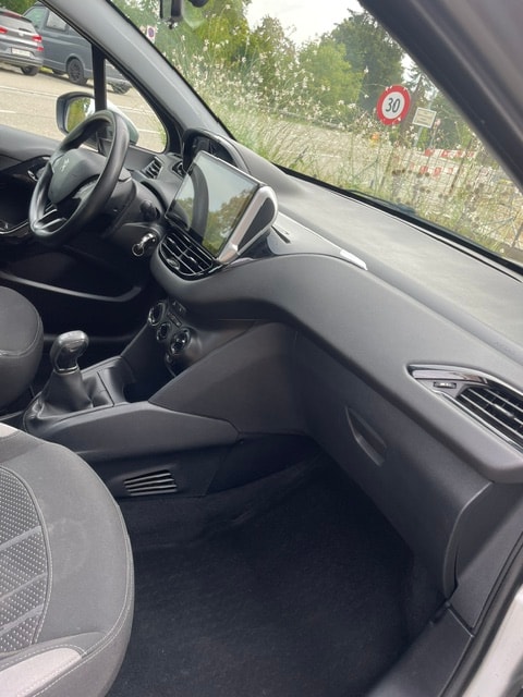 PEUGEOT 208 1.4 VTI Active-image-22