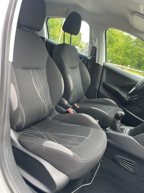 PEUGEOT 208 1.4 VTI Active-image-24