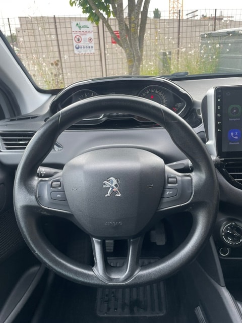 PEUGEOT 208 1.4 VTI Active-image-18
