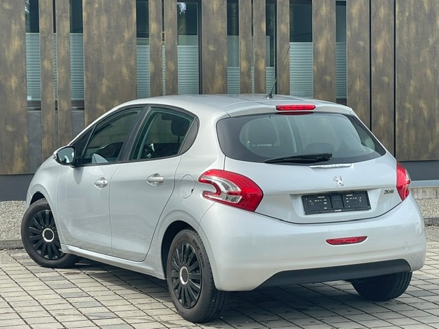 PEUGEOT 208 1.4 VTI Active-image-11