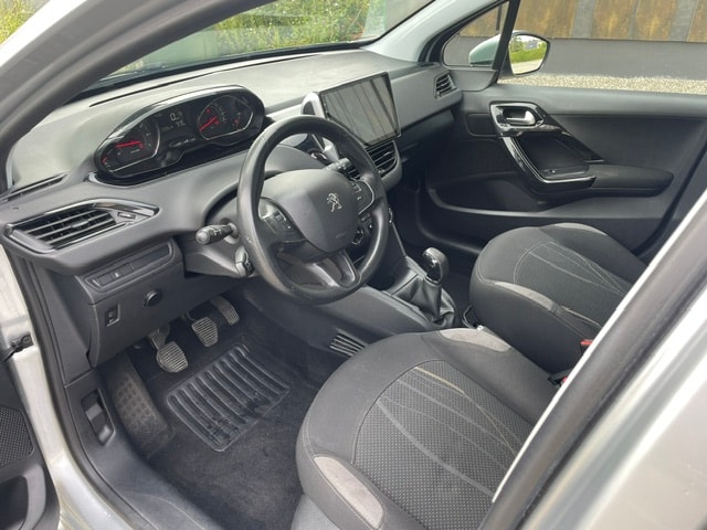 PEUGEOT 208 1.4 VTI Active-image-13