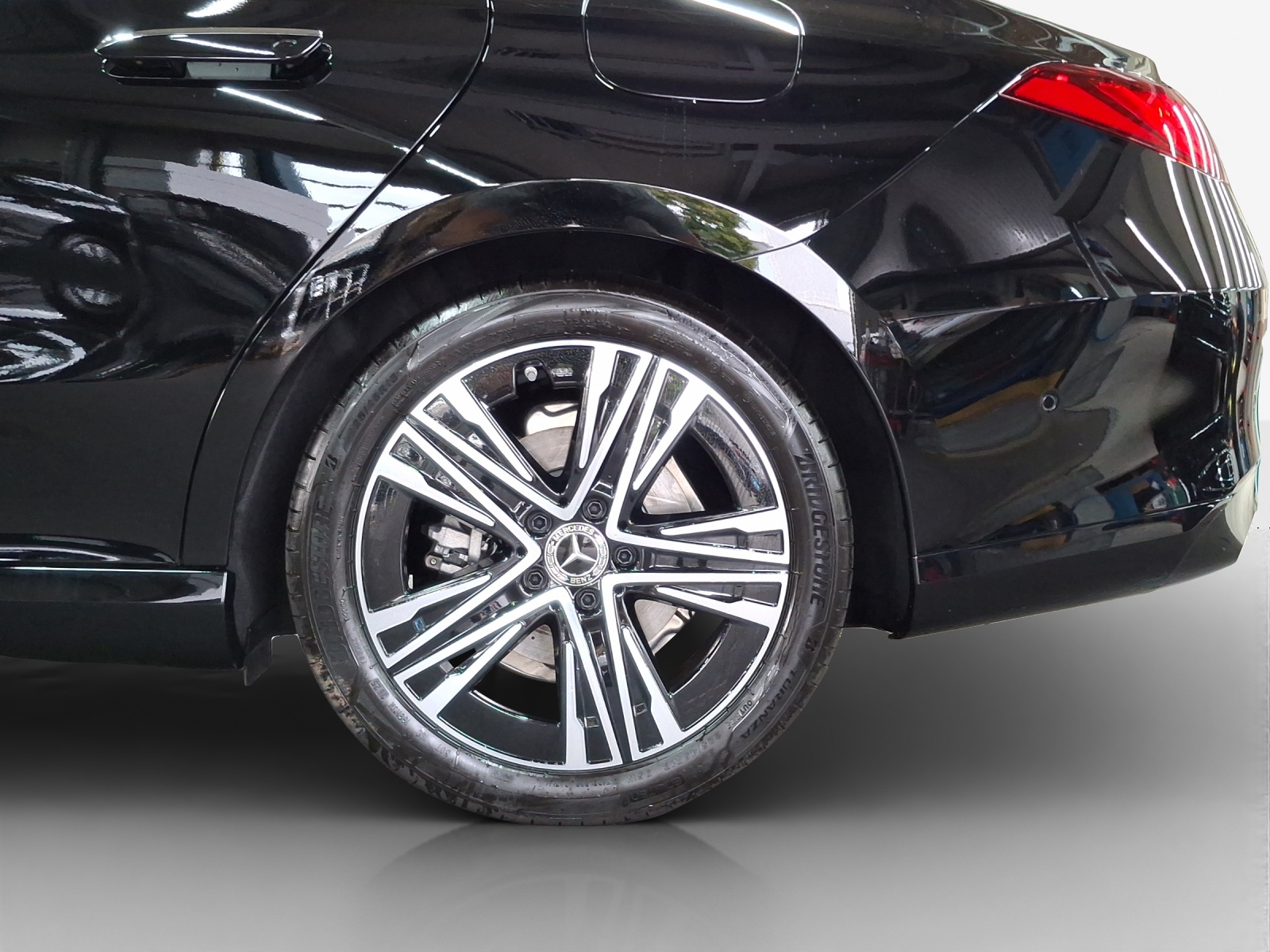 MERCEDES-BENZ CLA 180 8G-DCT-image-13