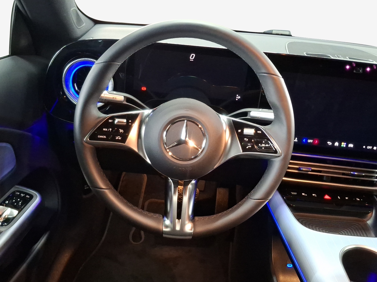 MERCEDES-BENZ CLA 180 8G-DCT-image-8