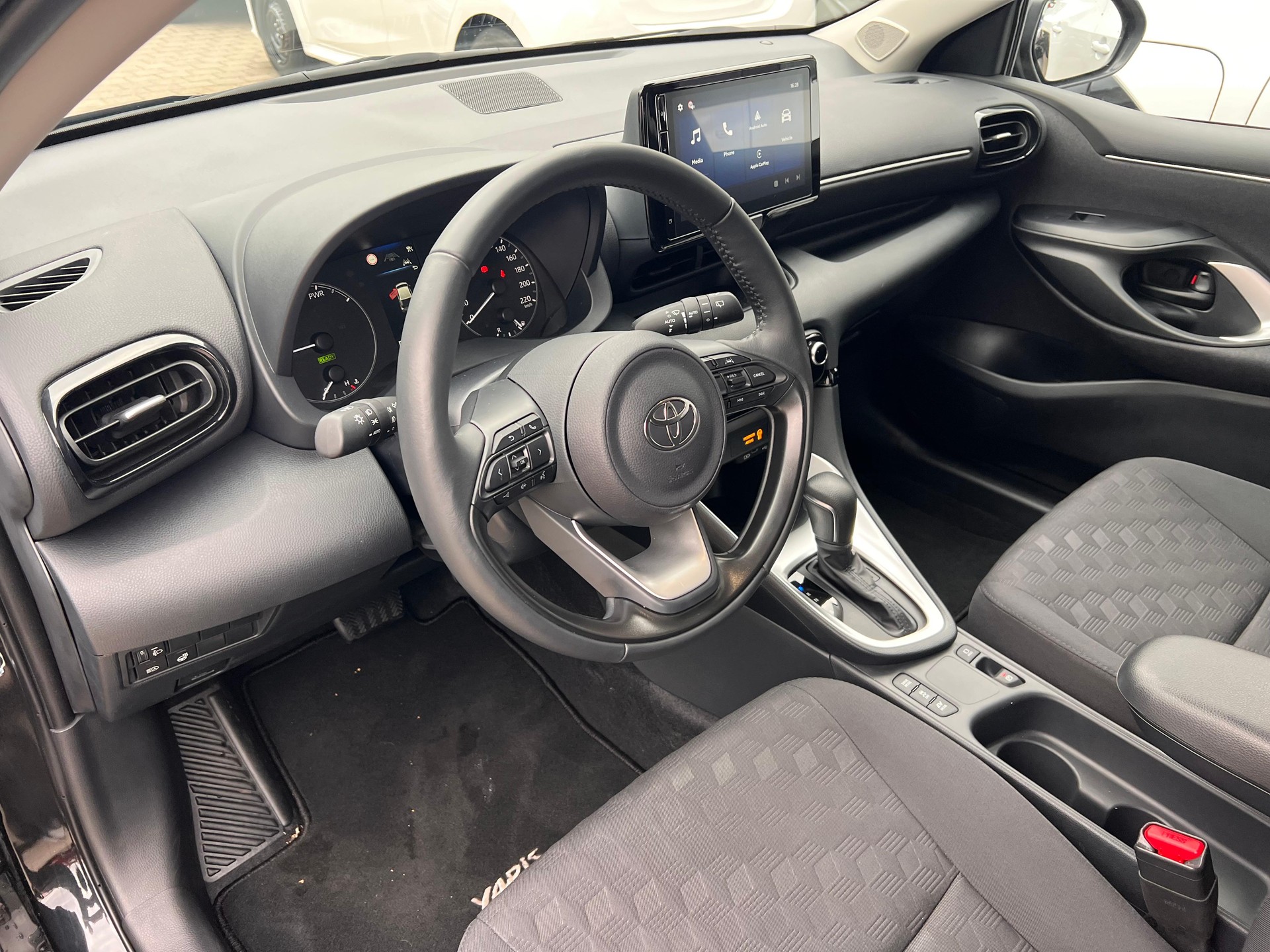 TOYOTA Yaris 1.5 VVT-i HSD Comfort-image-7