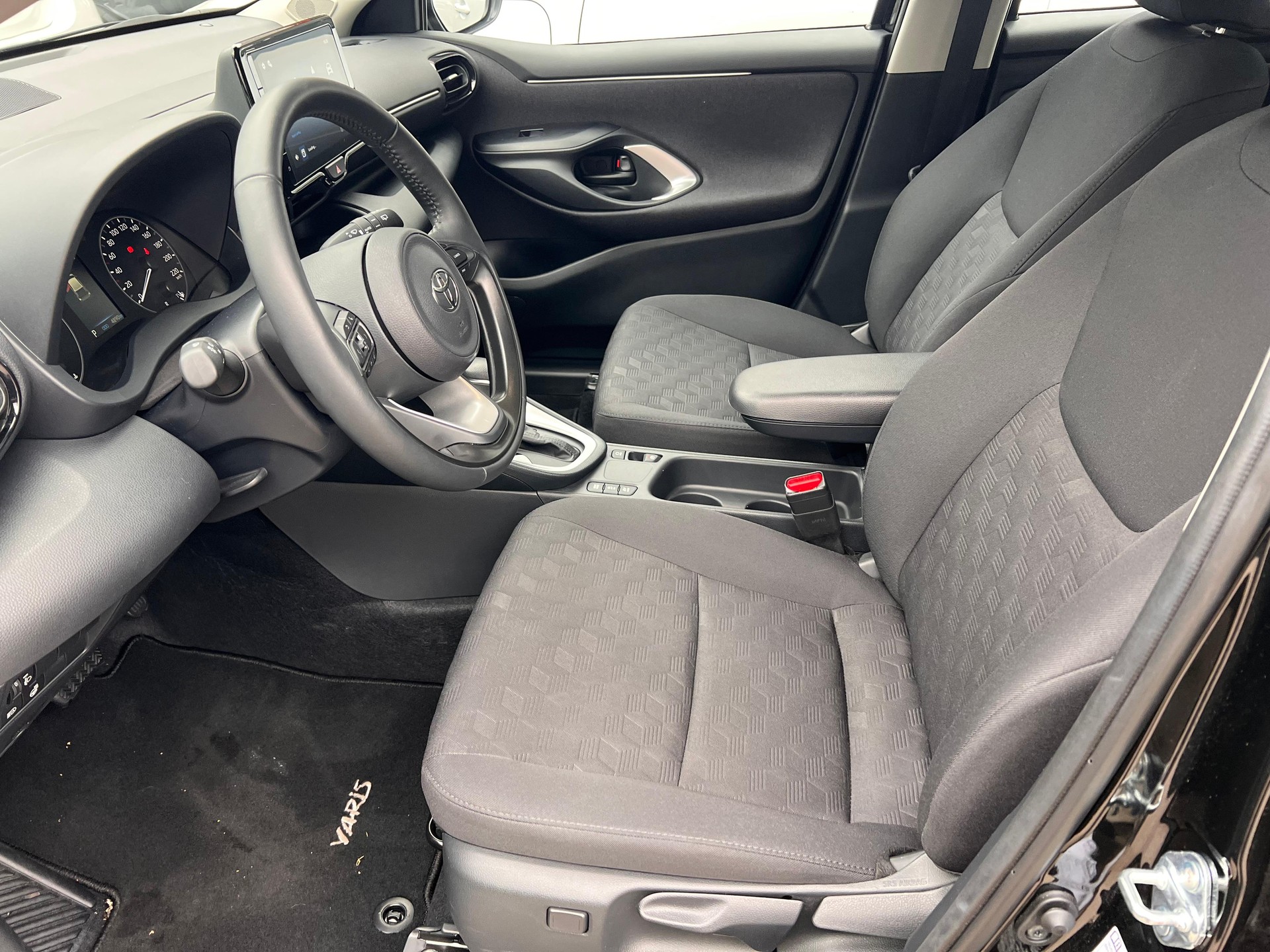 TOYOTA Yaris 1.5 VVT-i HSD Comfort-image-8