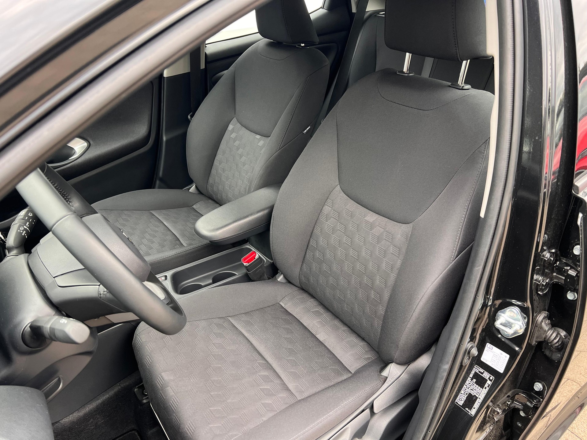TOYOTA Yaris 1.5 VVT-i HSD Comfort-image-9