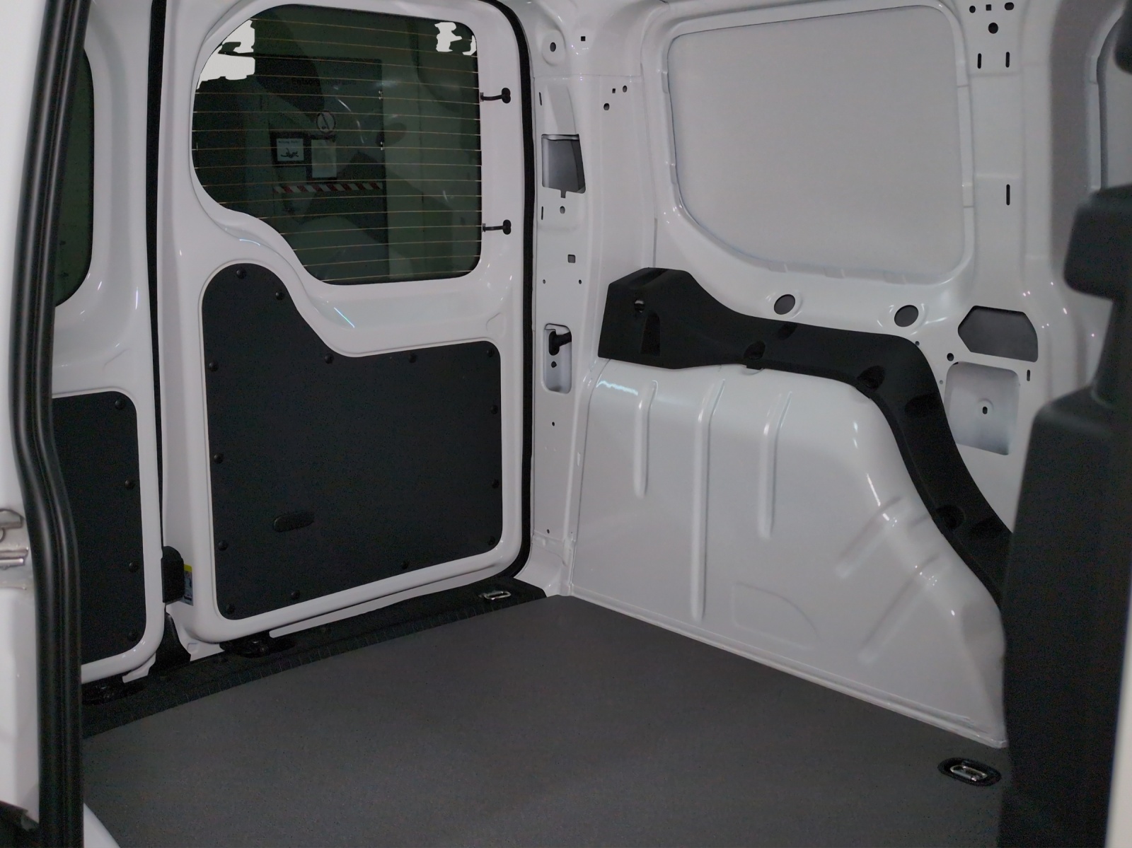 VW Caddy Cargo 2.0TDI 4Motion-image-7