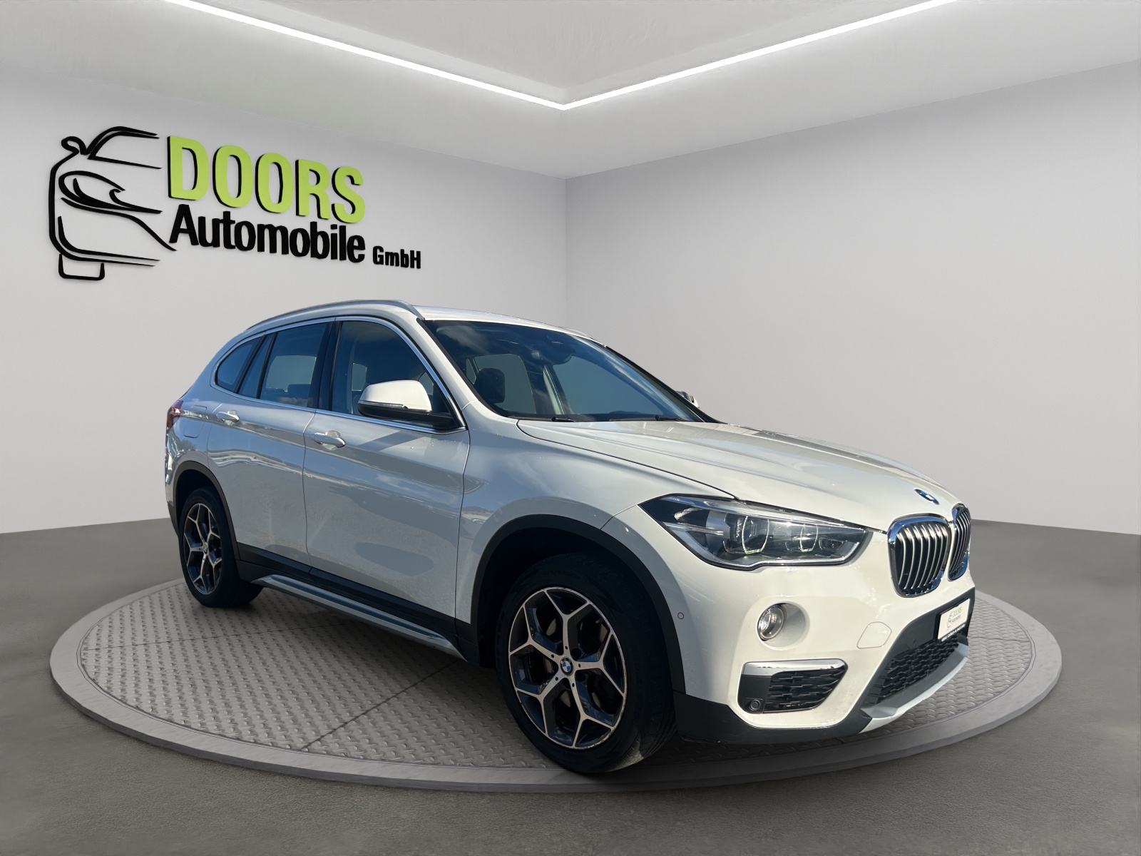 BMW X1 xDrive 20d Sport Line Steptronic-image-0