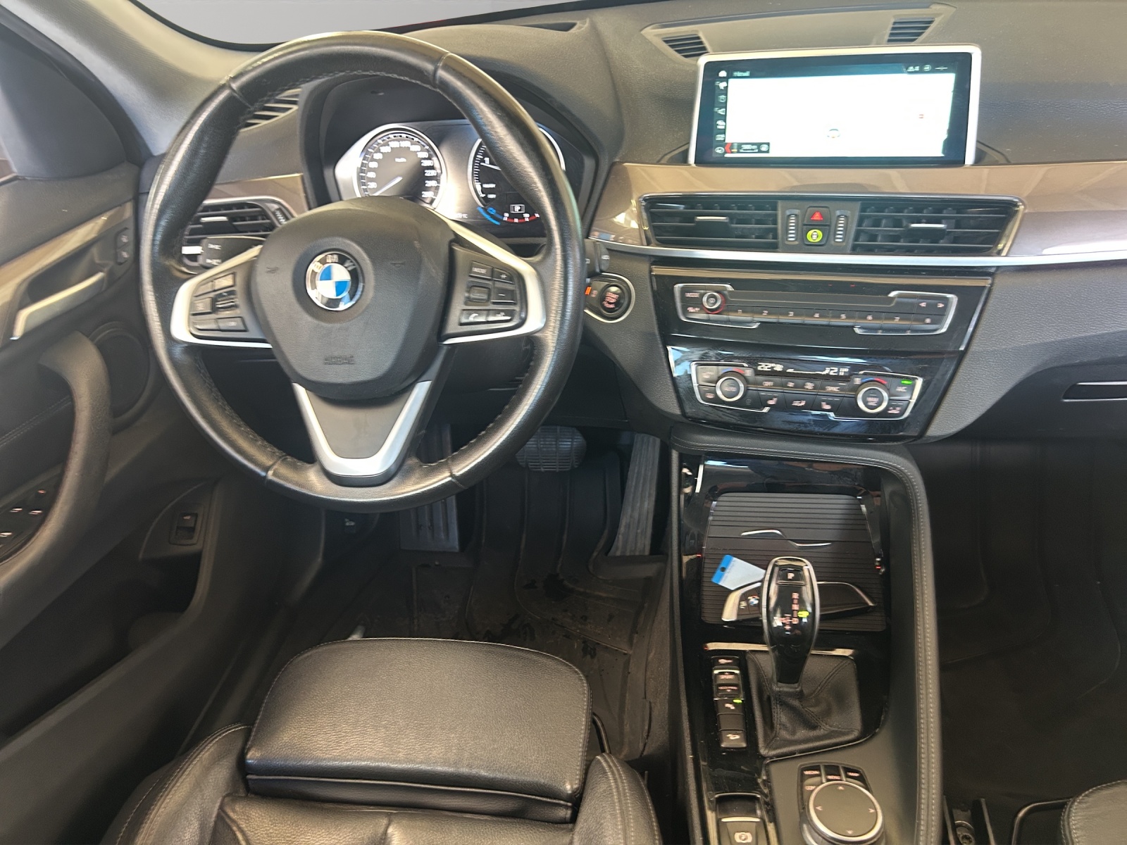 BMW X1 xDrive 20d Sport Line Steptronic-image-9