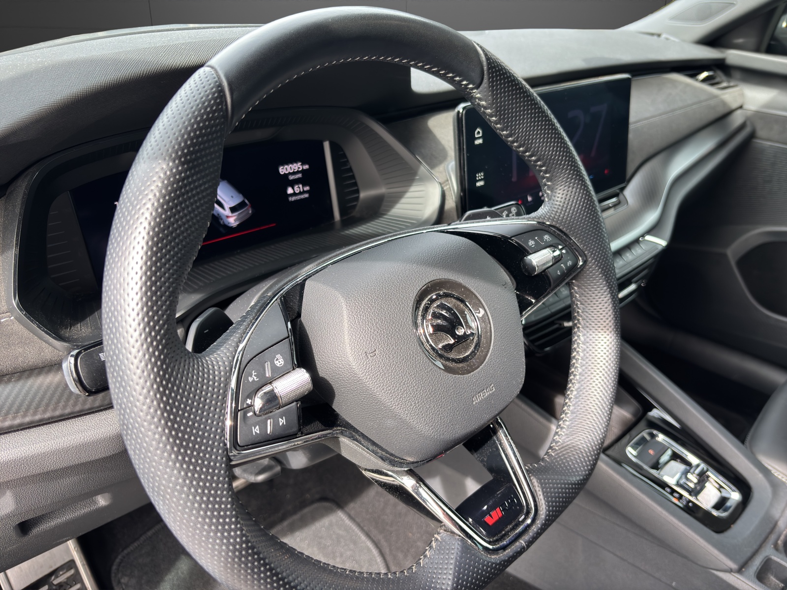SKODA Octavia Combi 2.0 TSI DSG RS-image-4