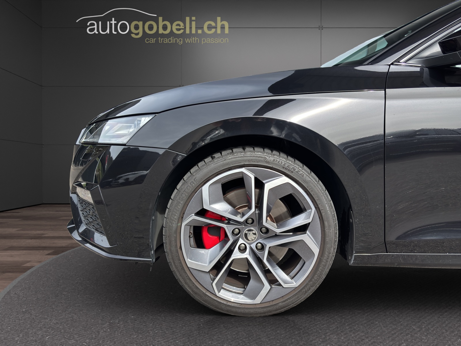 SKODA Octavia Combi 2.0 TSI DSG RS-image-13