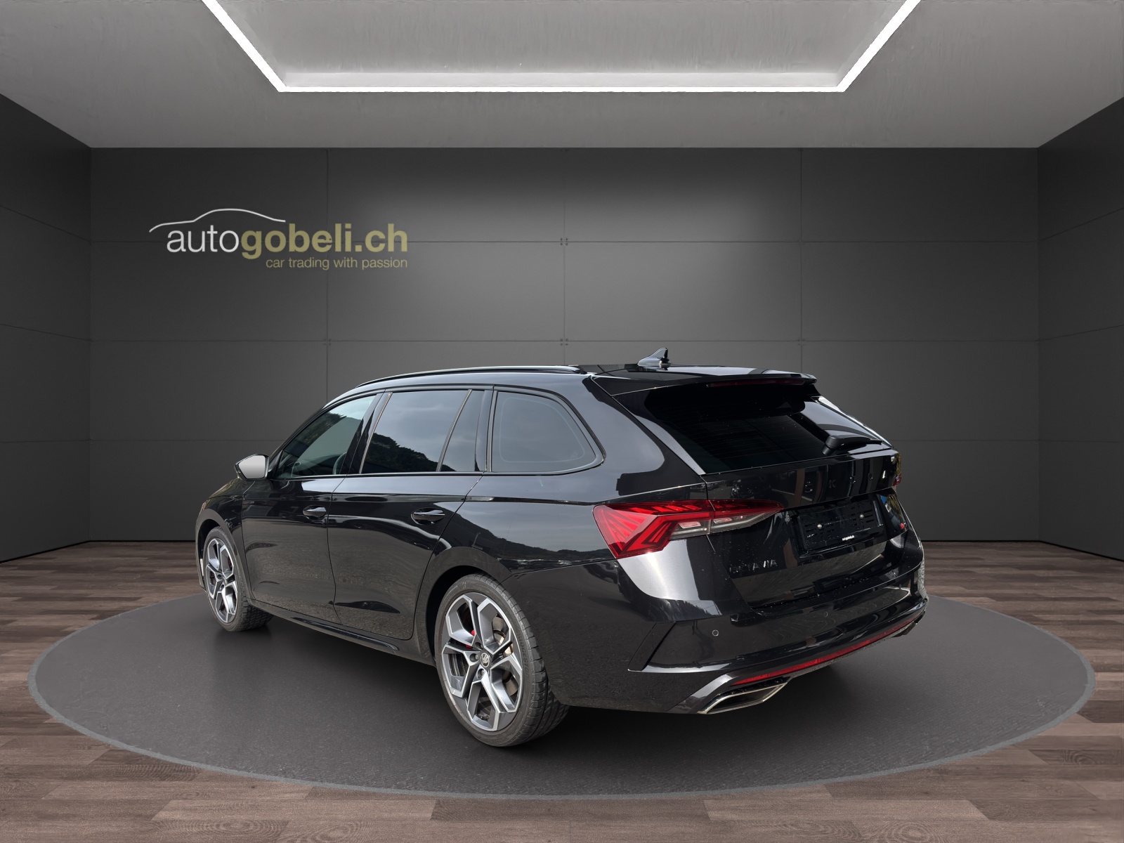 SKODA Octavia Combi 2.0 TSI DSG RS-image-1