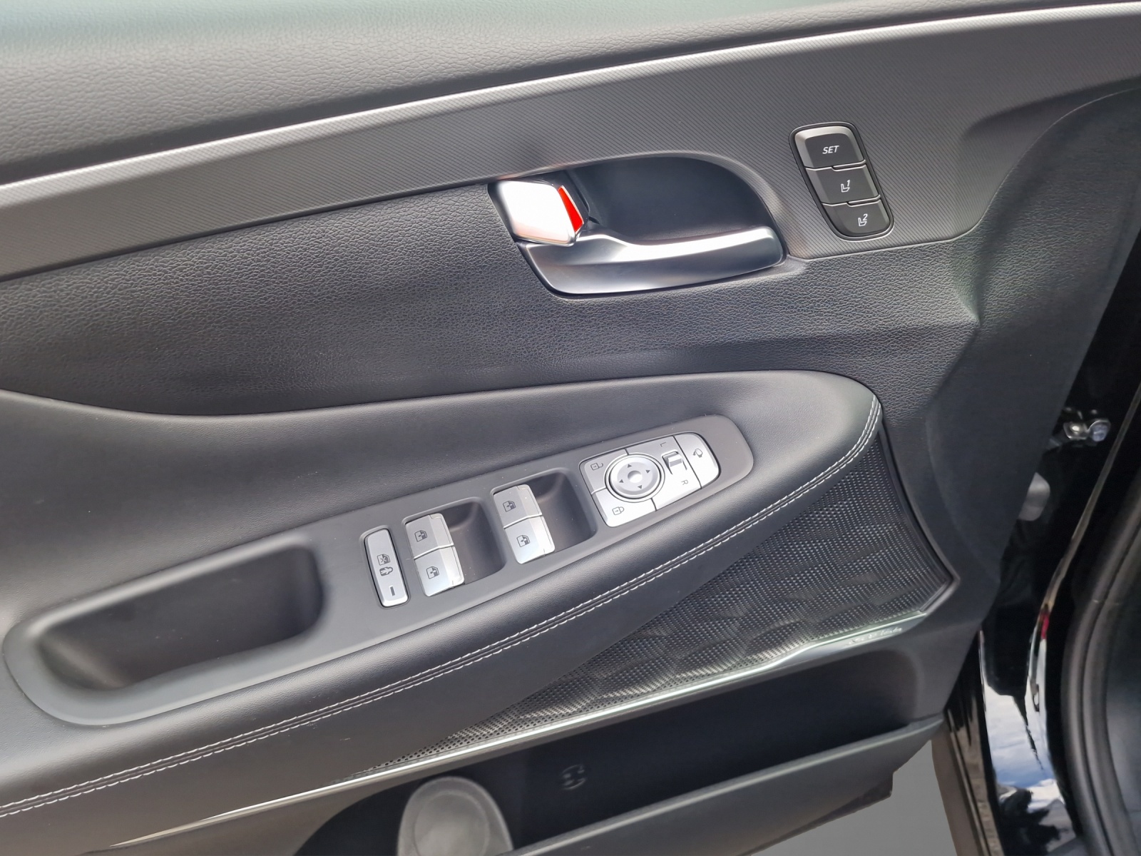 HYUNDAI Santa Fe 1.6 T-GDi PHEV Vertex-image-12