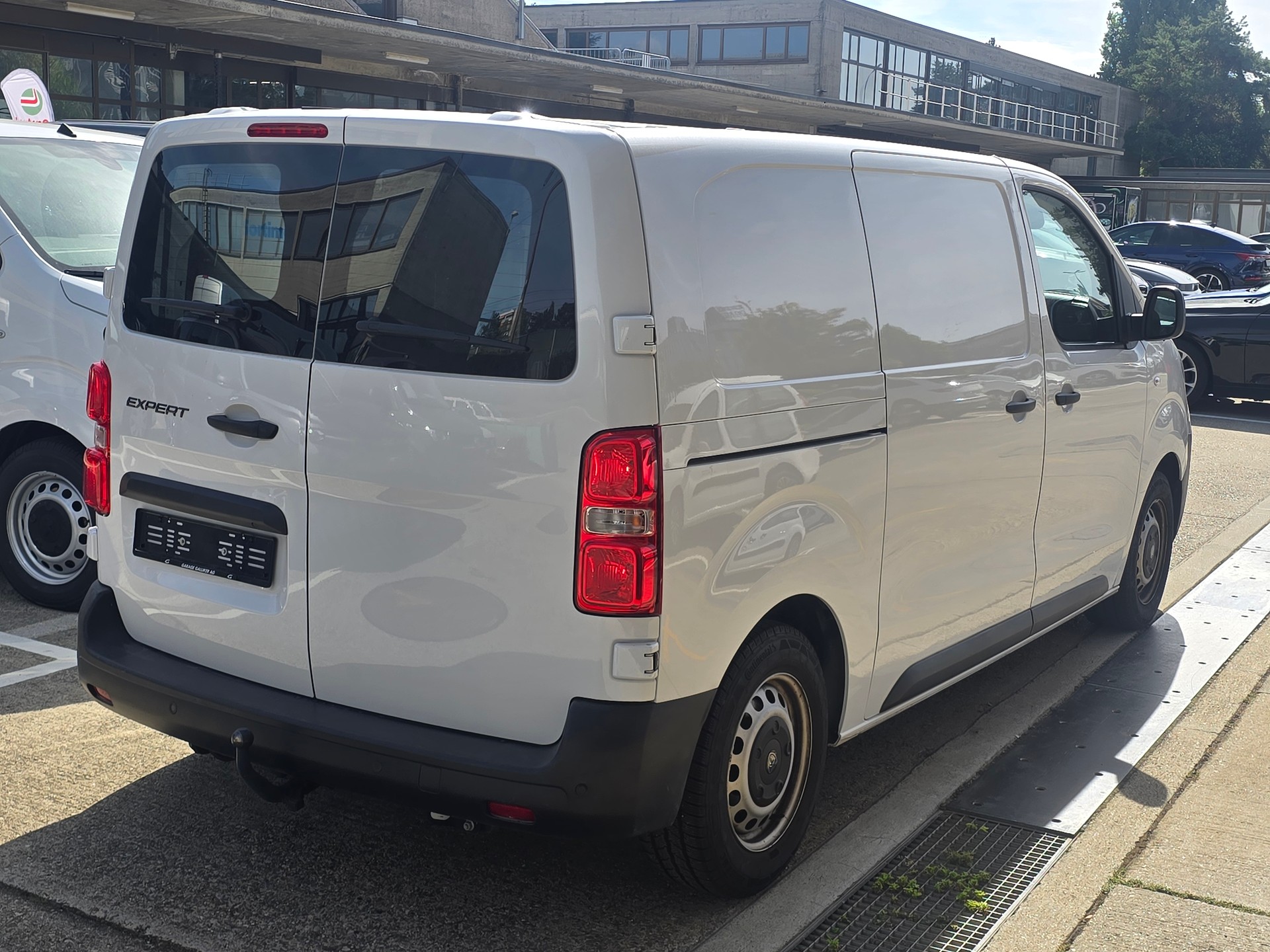 PEUGEOT Expert 1.5 BlueHDi 120 S&S Standard-image-5