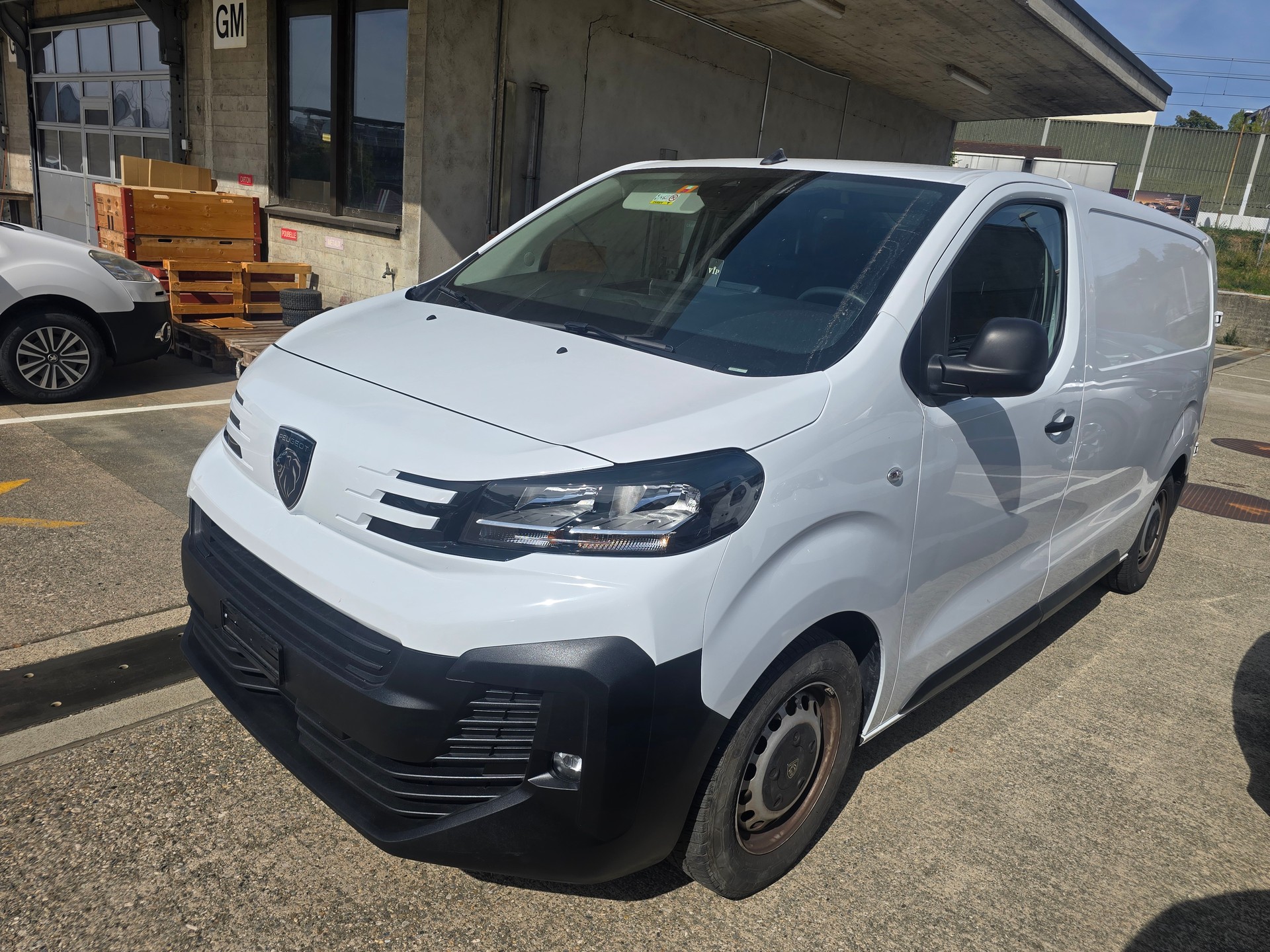 PEUGEOT Expert 1.5 BlueHDi 120 S&S Standard-image-2