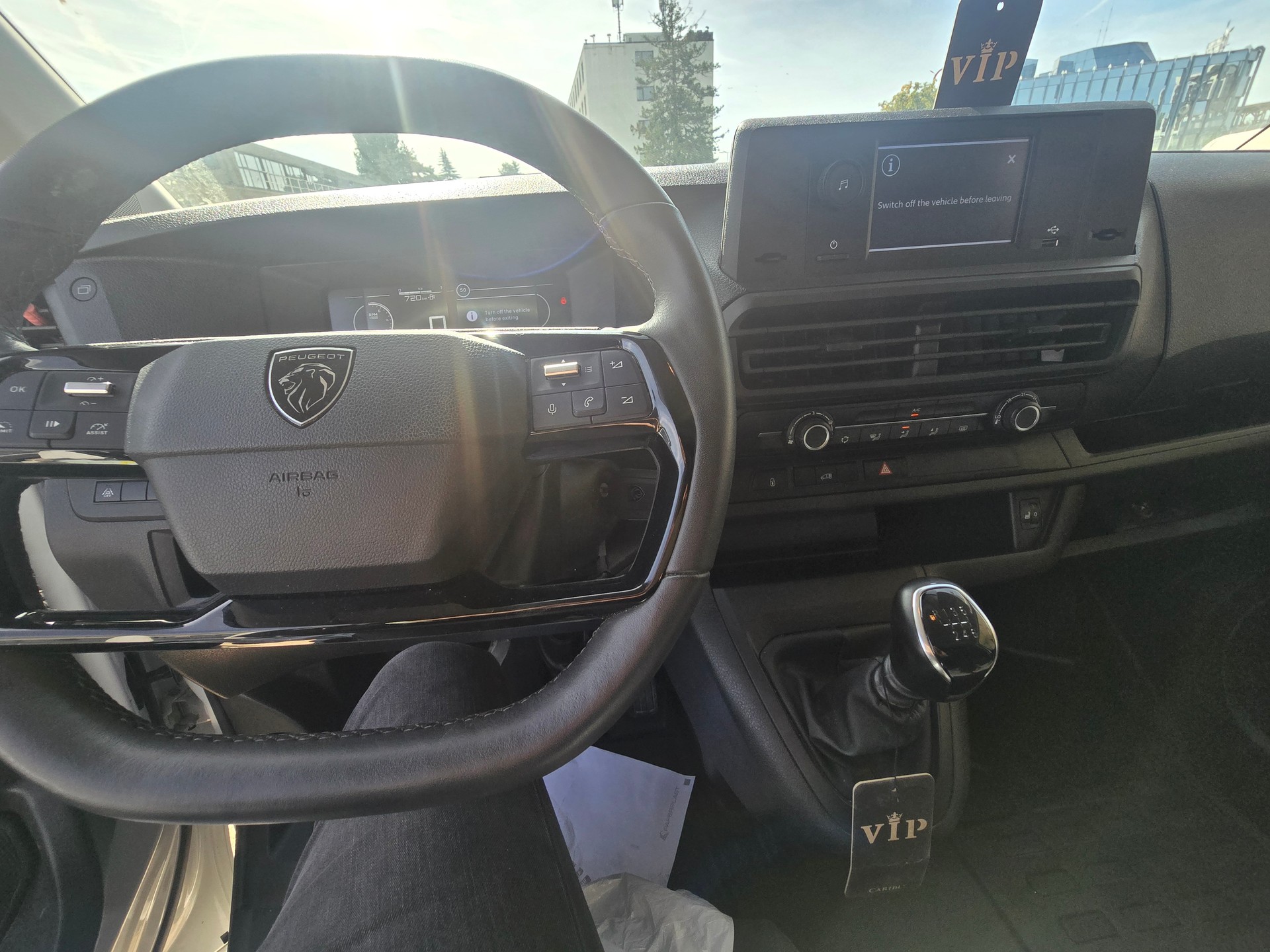 PEUGEOT Expert 1.5 BlueHDi 120 S&S Standard-image-11