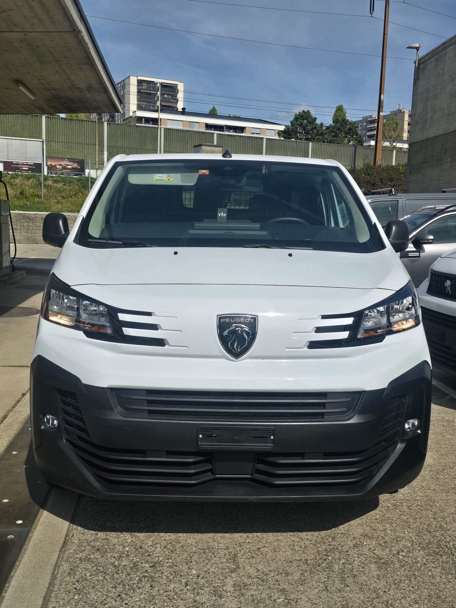 PEUGEOT Expert 1.5 BlueHDi 120 S&S Standard-image-1