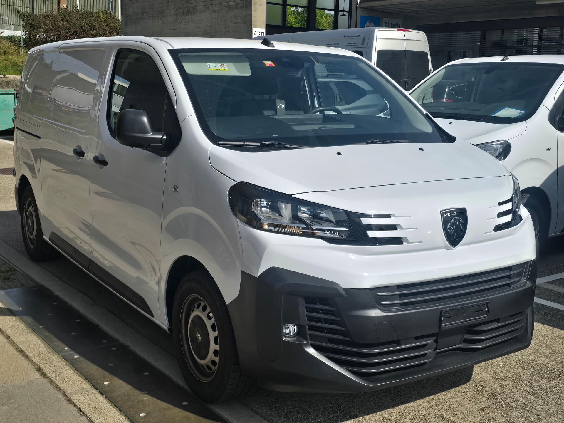 PEUGEOT Expert 1.5 BlueHDi 120 S&S Standard-image-0