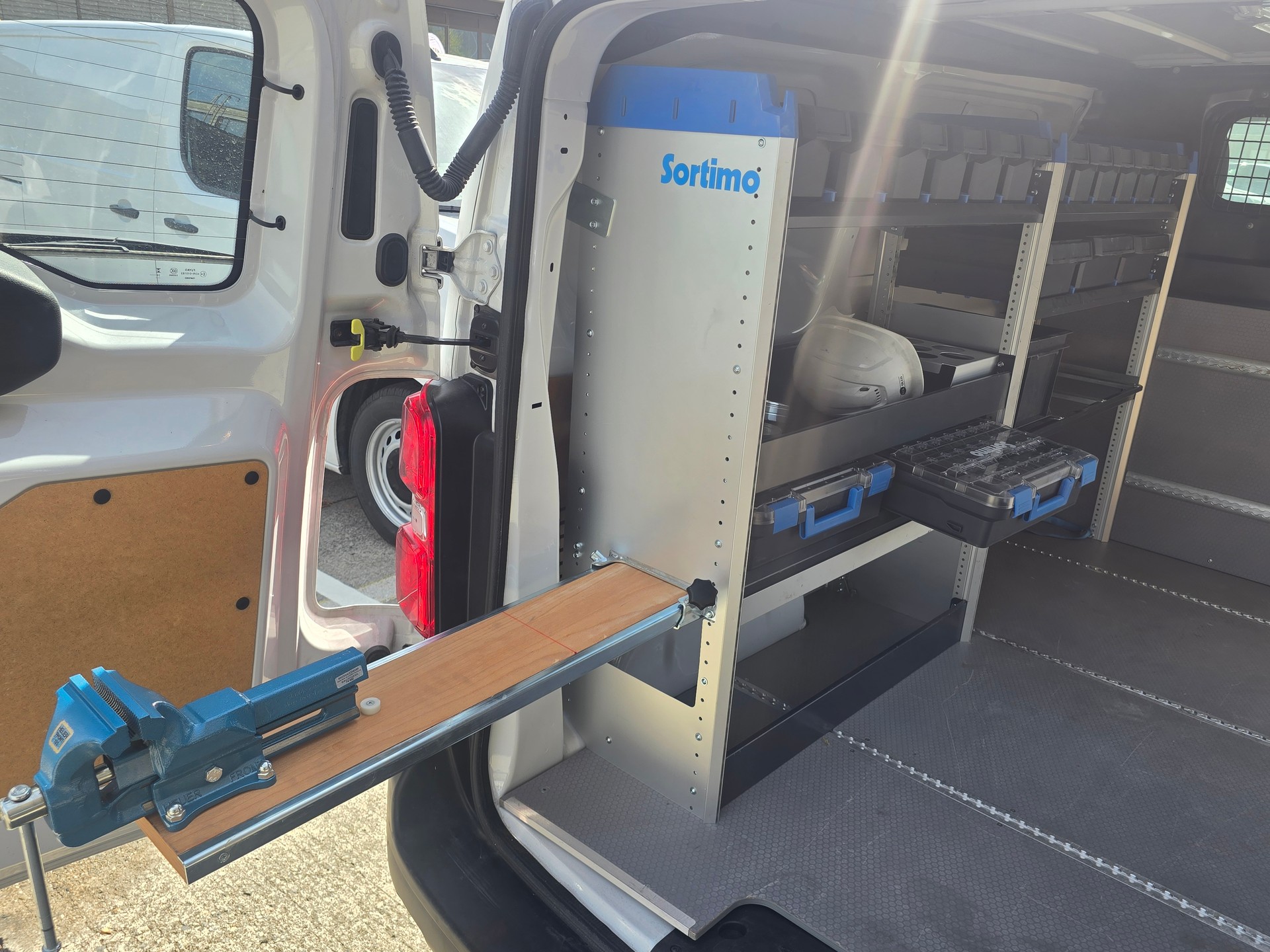 PEUGEOT Expert 1.5 BlueHDi 120 S&S Standard-image-7