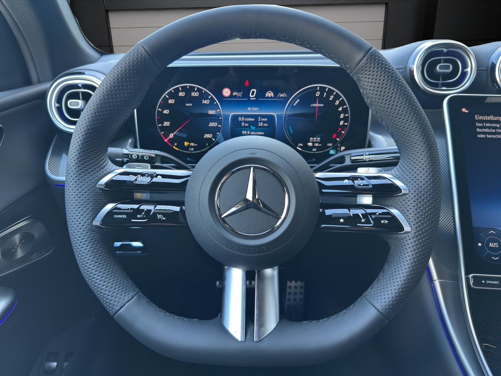 MERCEDES-BENZ GLC 400 e 4Matic EQ Star 9G-Tronic-image-11