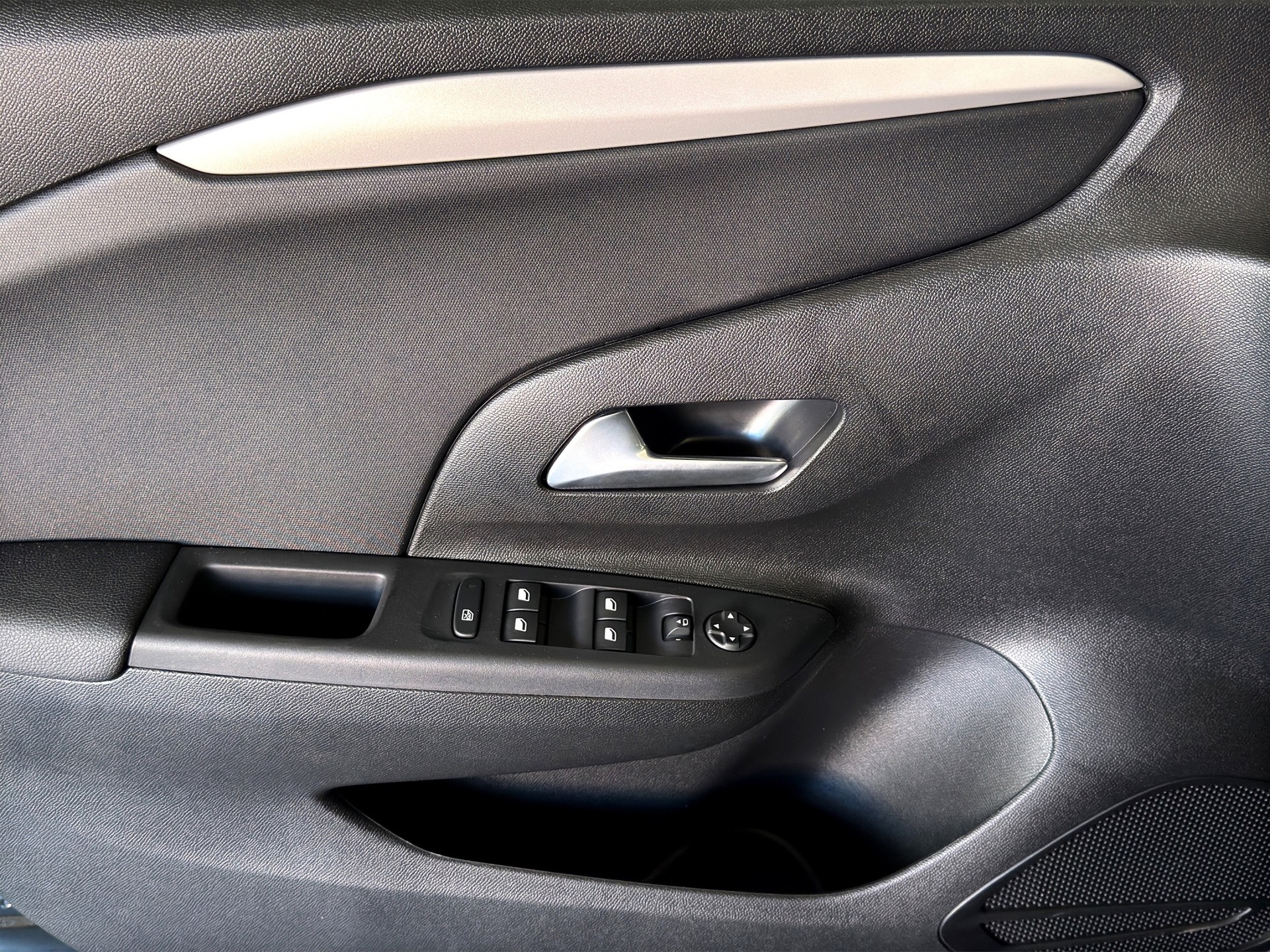 OPEL Corsa 1.2 MHEV Edition "RF.Kamera-Totwinkel-Winterpaket"-image-7