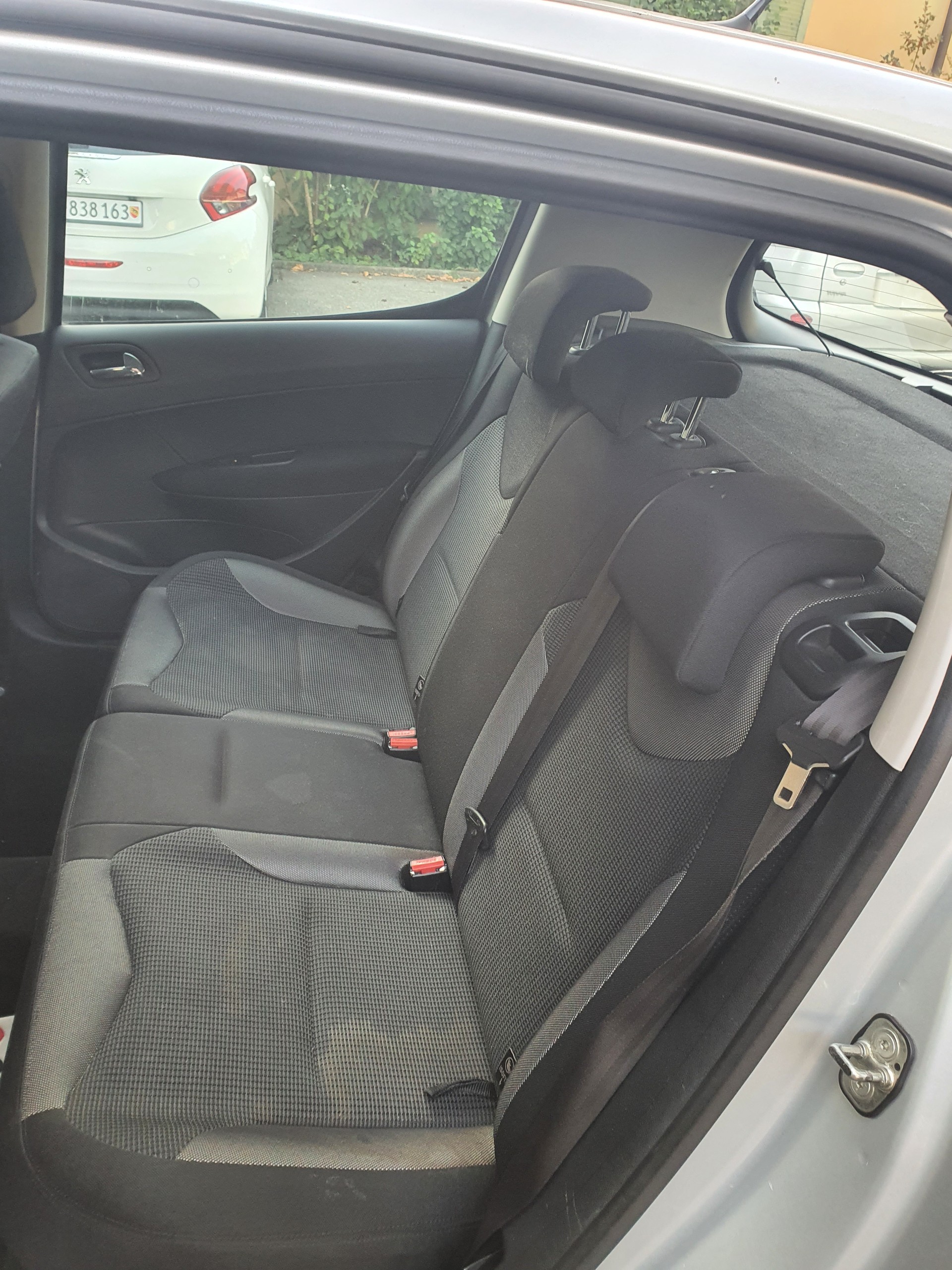 PEUGEOT 308 1.6 HDI Sport-image-5