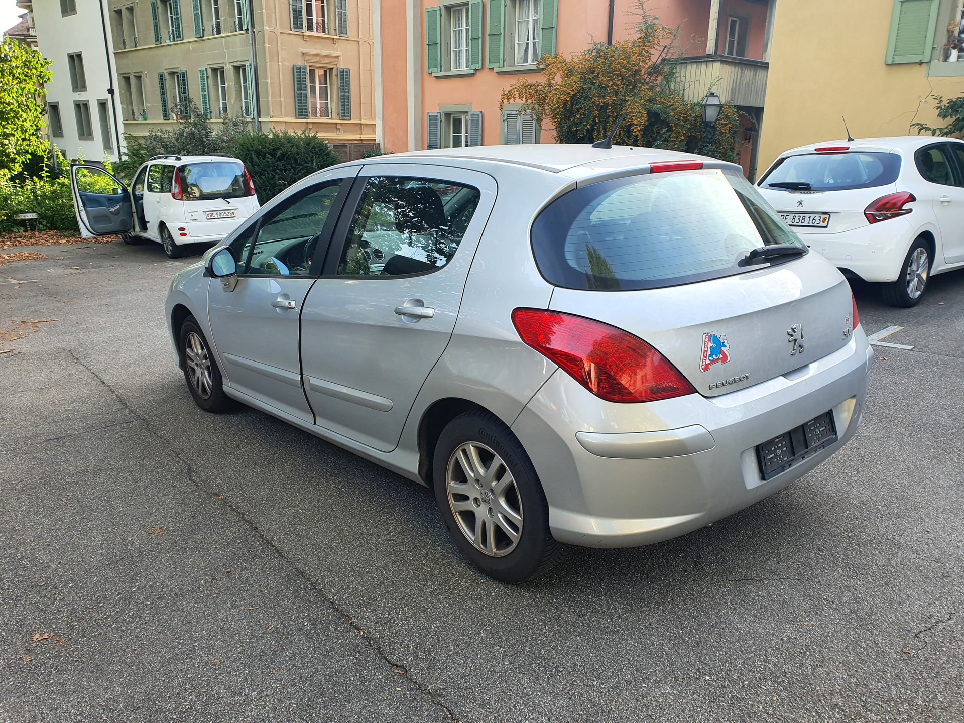 PEUGEOT 308 1.6 HDI Sport-image-3