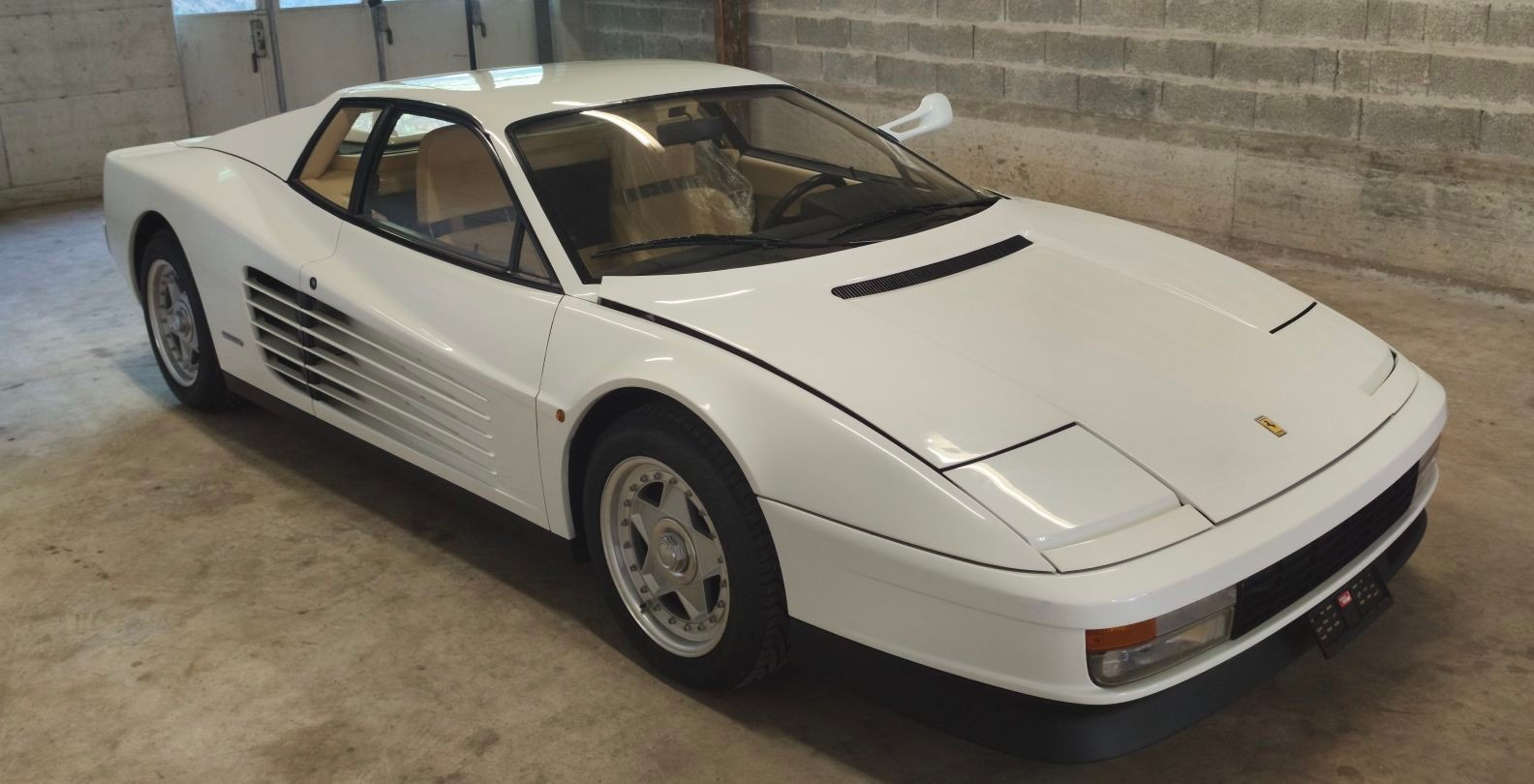FERRARI testarossa-image-2