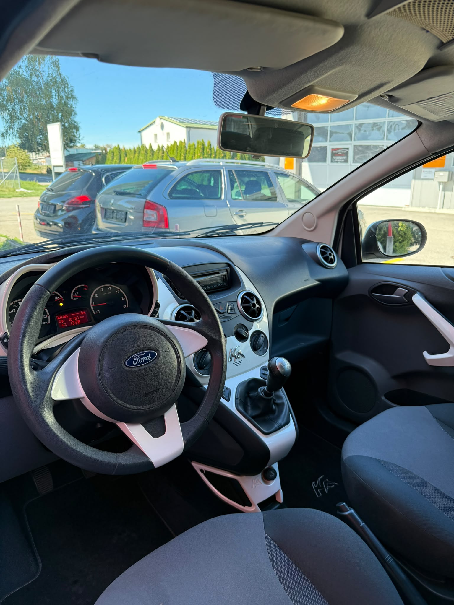 FORD KA 1.25 Titanium-image-1