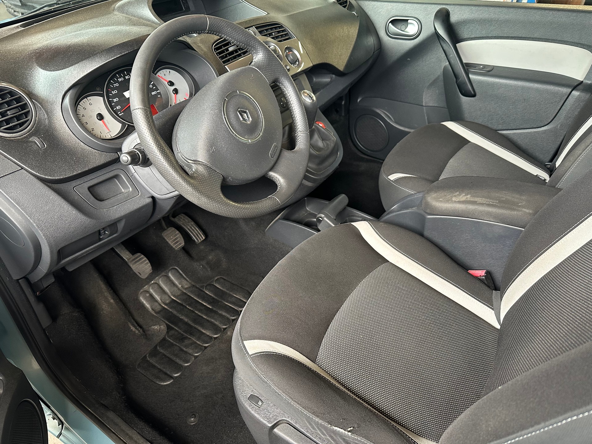 RENAULT Kangoo 1.5 dCi Dynamique-image-8
