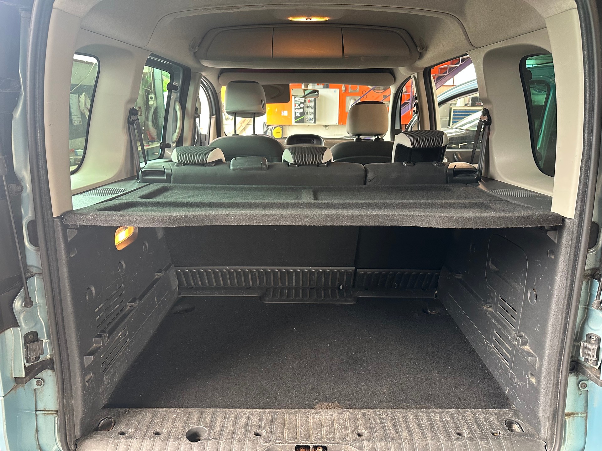 RENAULT Kangoo 1.5 dCi Dynamique-image-13