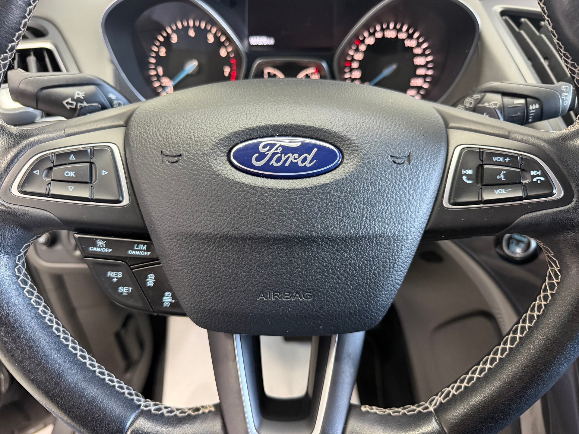 FORD Kuga 1.5 SCTi Vignale 4WD Automatic-image-10