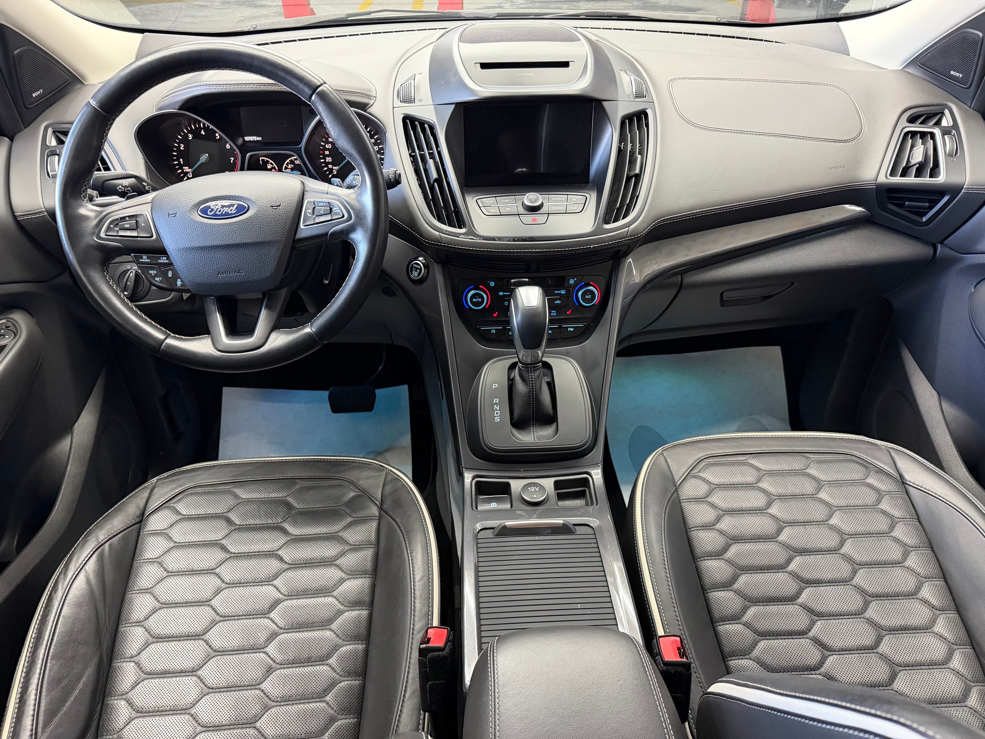 FORD Kuga 1.5 SCTi Vignale 4WD Automatic-image-3