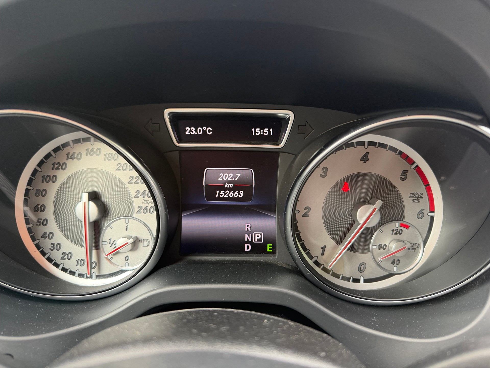MERCEDES-BENZ CLA 200 CDI Night Star 7G-DCT-image-11