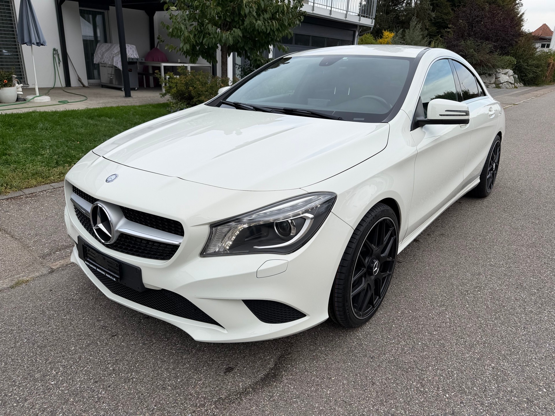 MERCEDES-BENZ CLA 200 CDI Night Star 7G-DCT-image-2