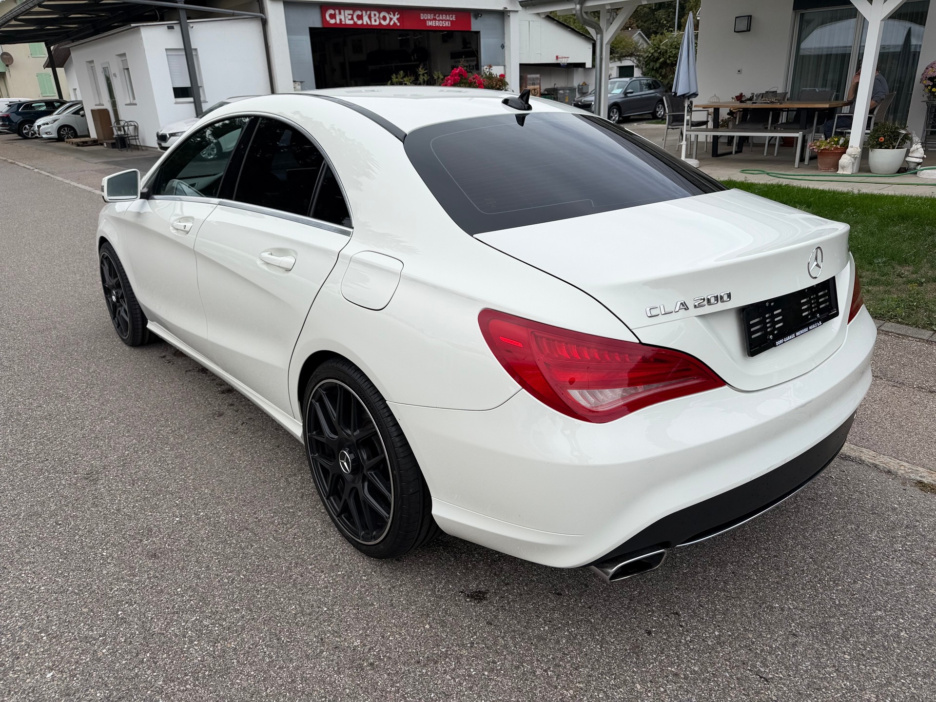 MERCEDES-BENZ CLA 200 CDI Night Star 7G-DCT-image-4