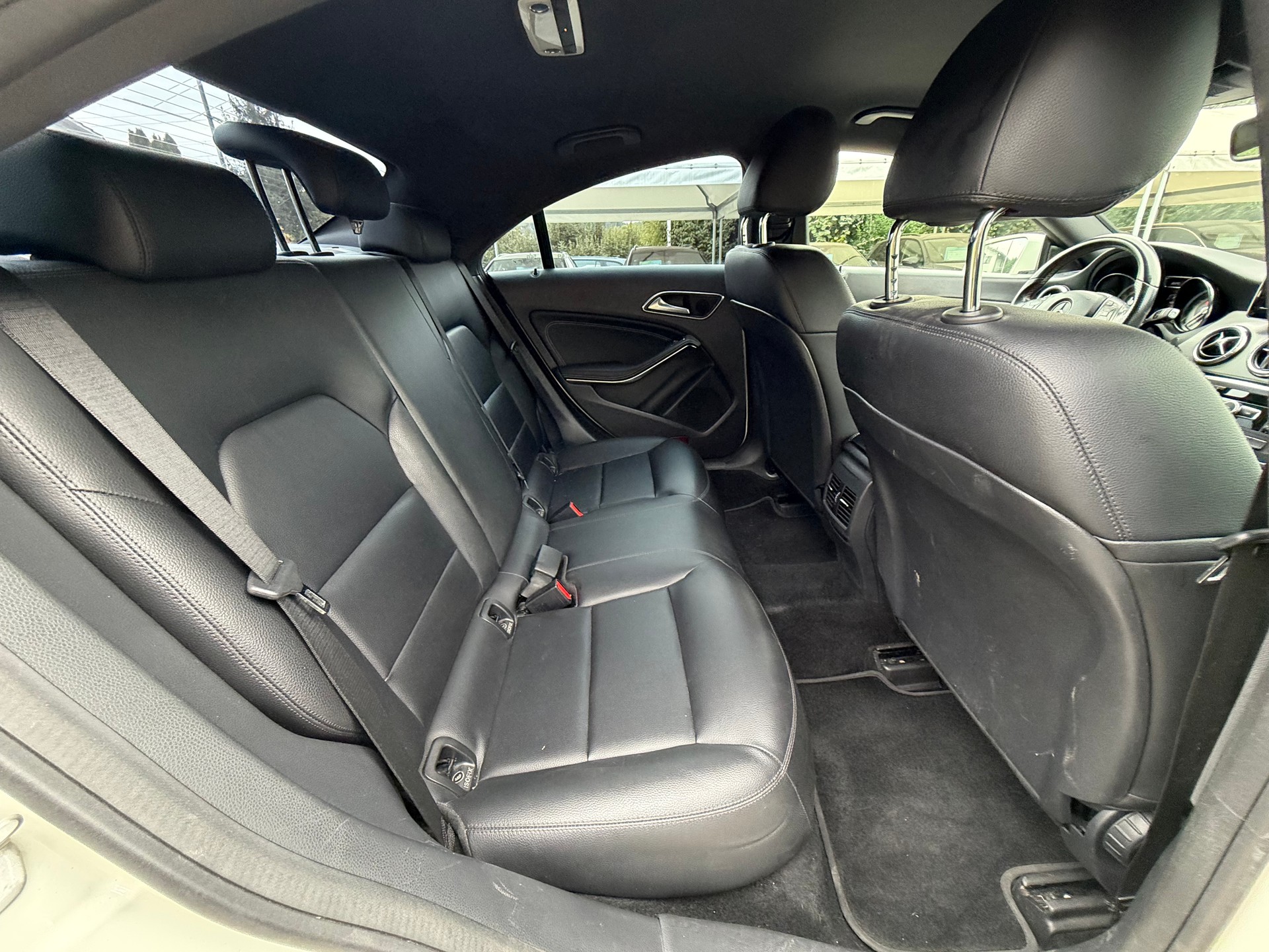 MERCEDES-BENZ CLA 200 CDI Night Star 7G-DCT-image-9
