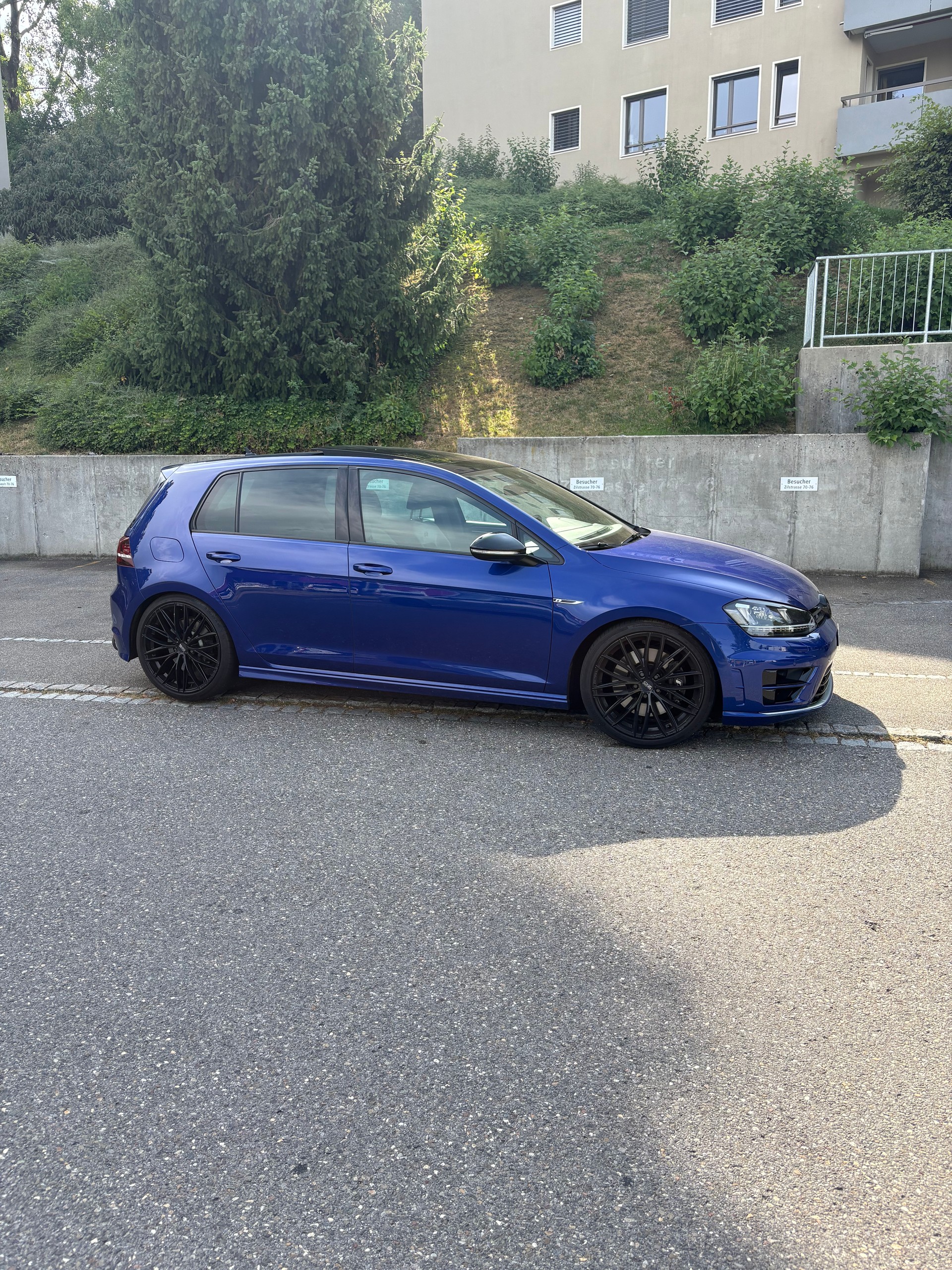 VW 2.0 TSI R DSG 4motion-image-1