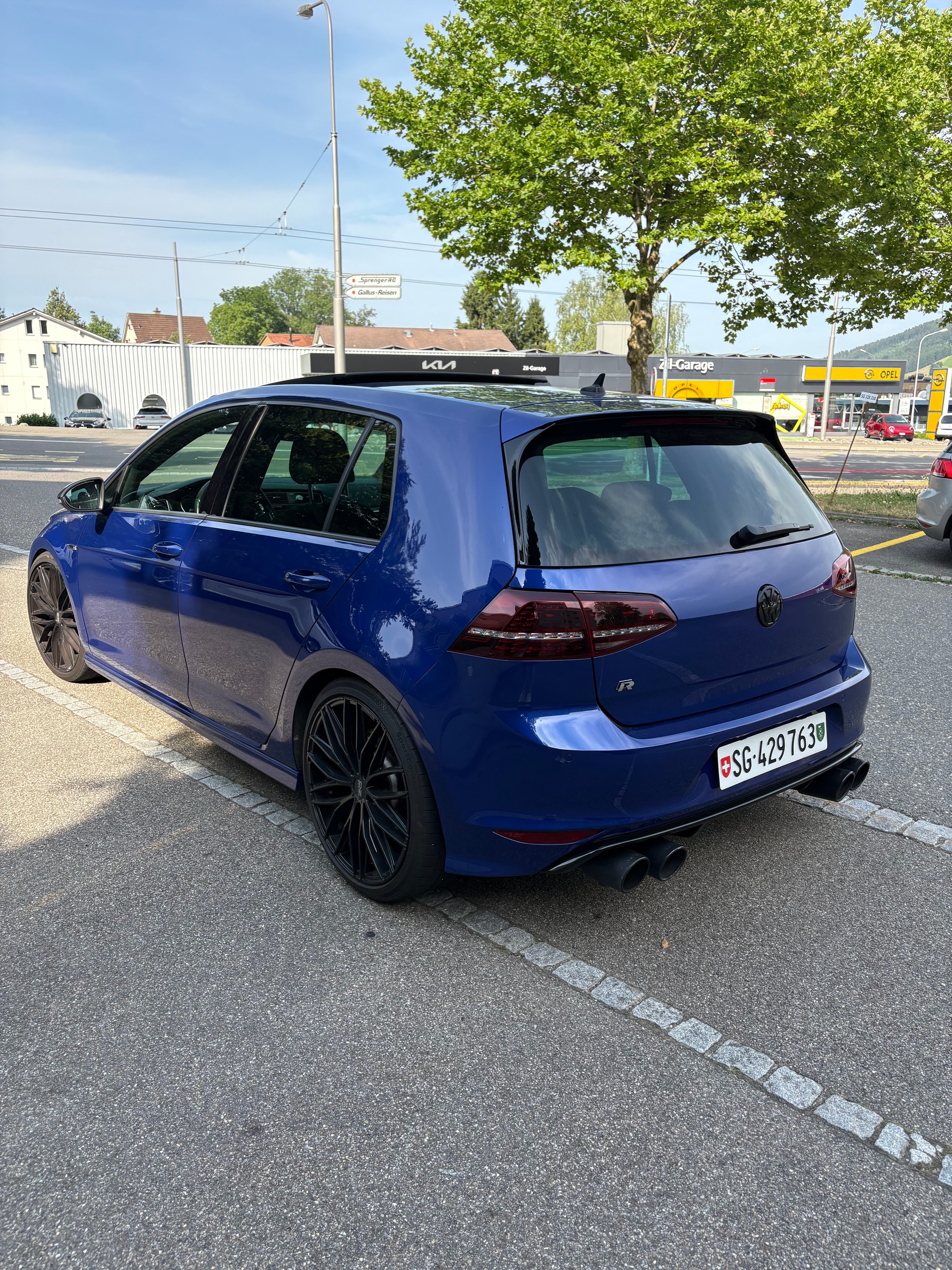 VW 2.0 TSI R DSG 4motion-image-2