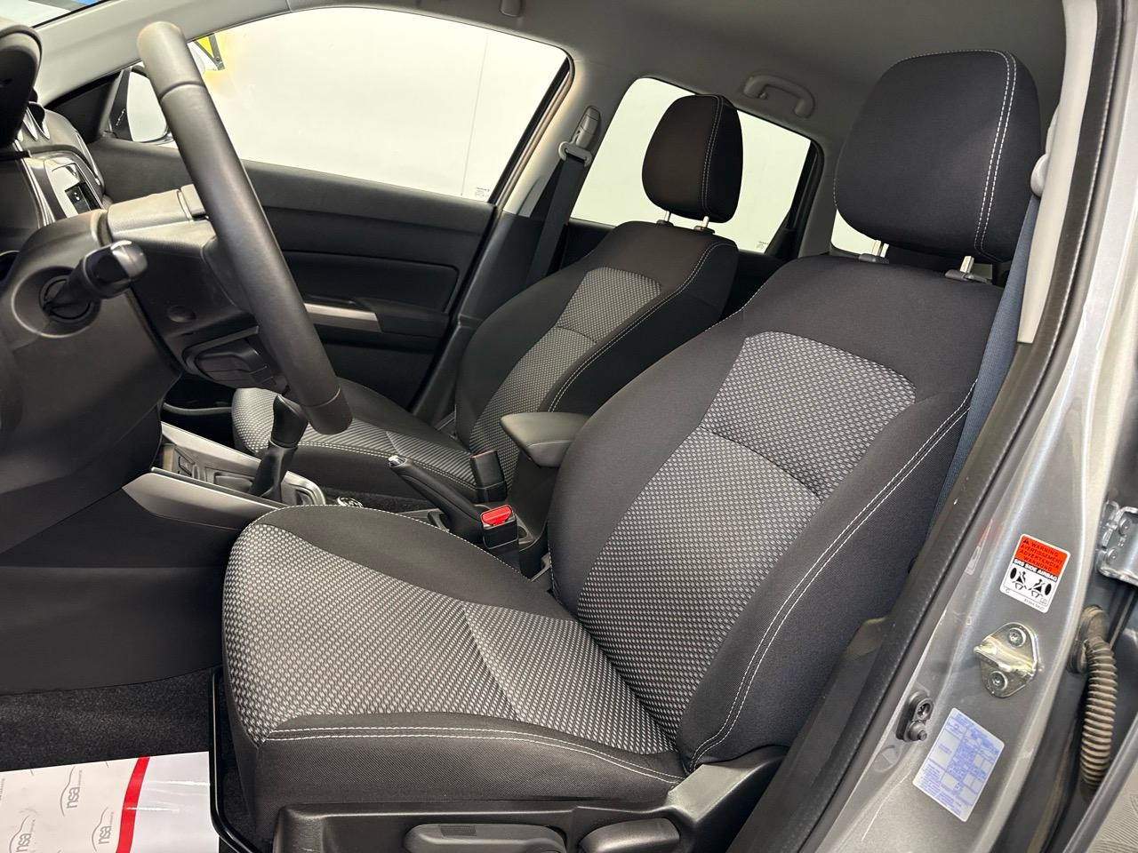 SUZUKI Vitara 1.0 Unico-showroom-element-3