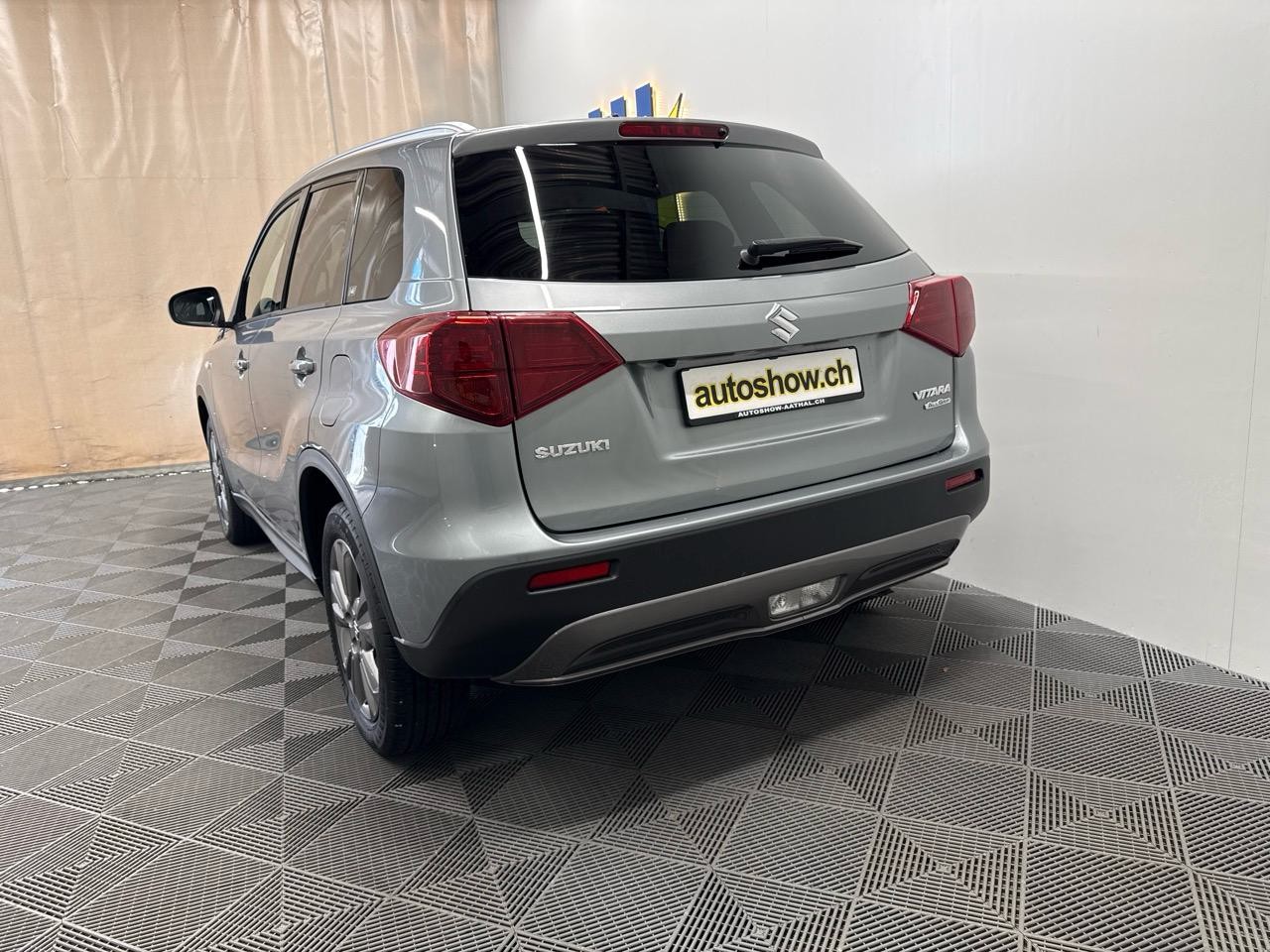 SUZUKI Vitara 1.0 Unico-image-11