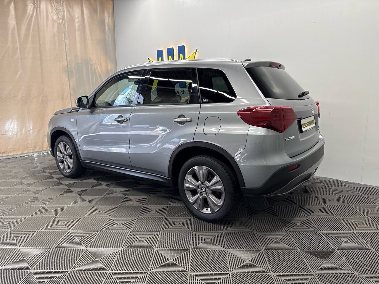 SUZUKI Vitara 1.0 Unico-showroom-element-1